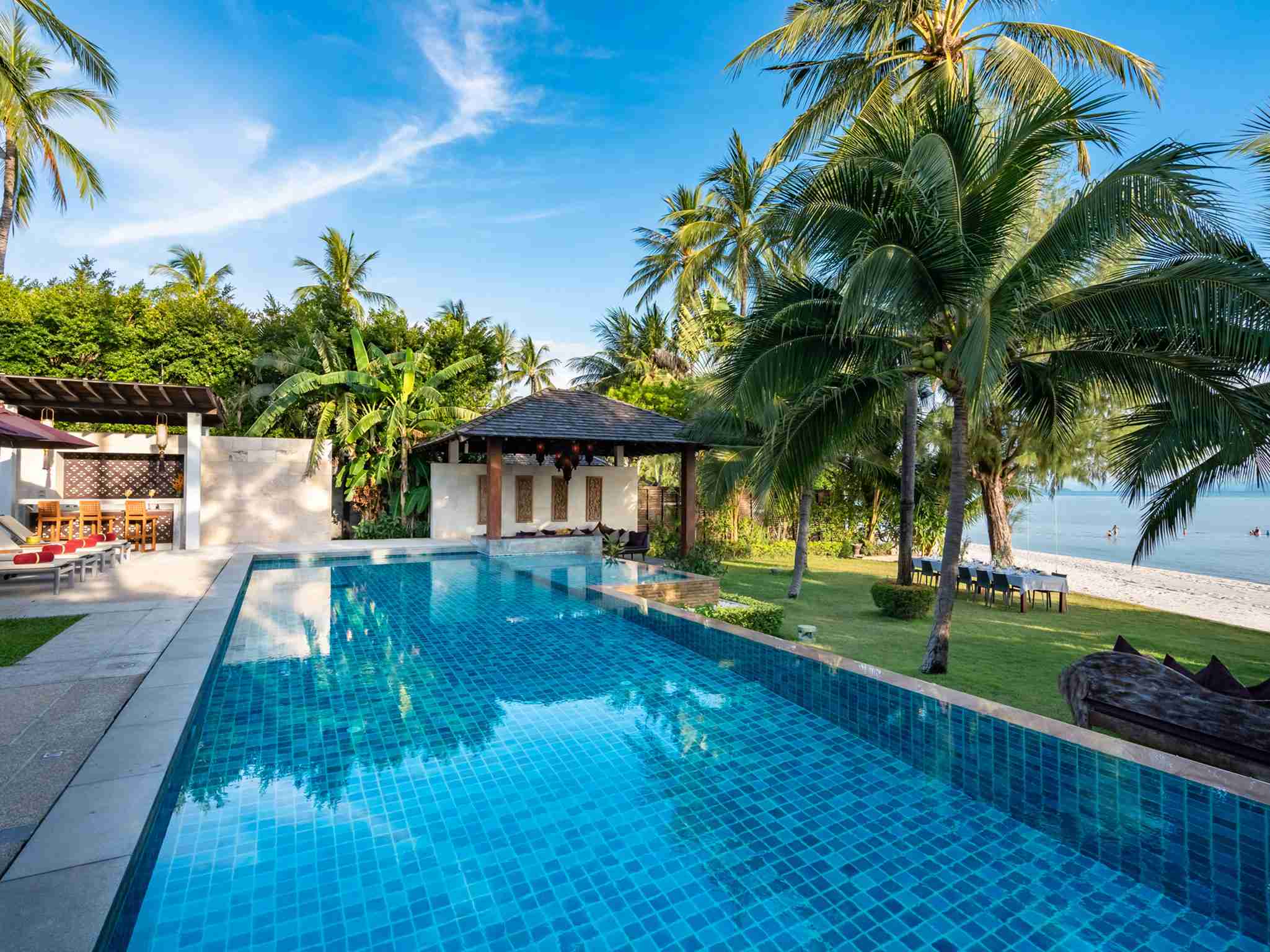 Inasia - Beach view from the pool area