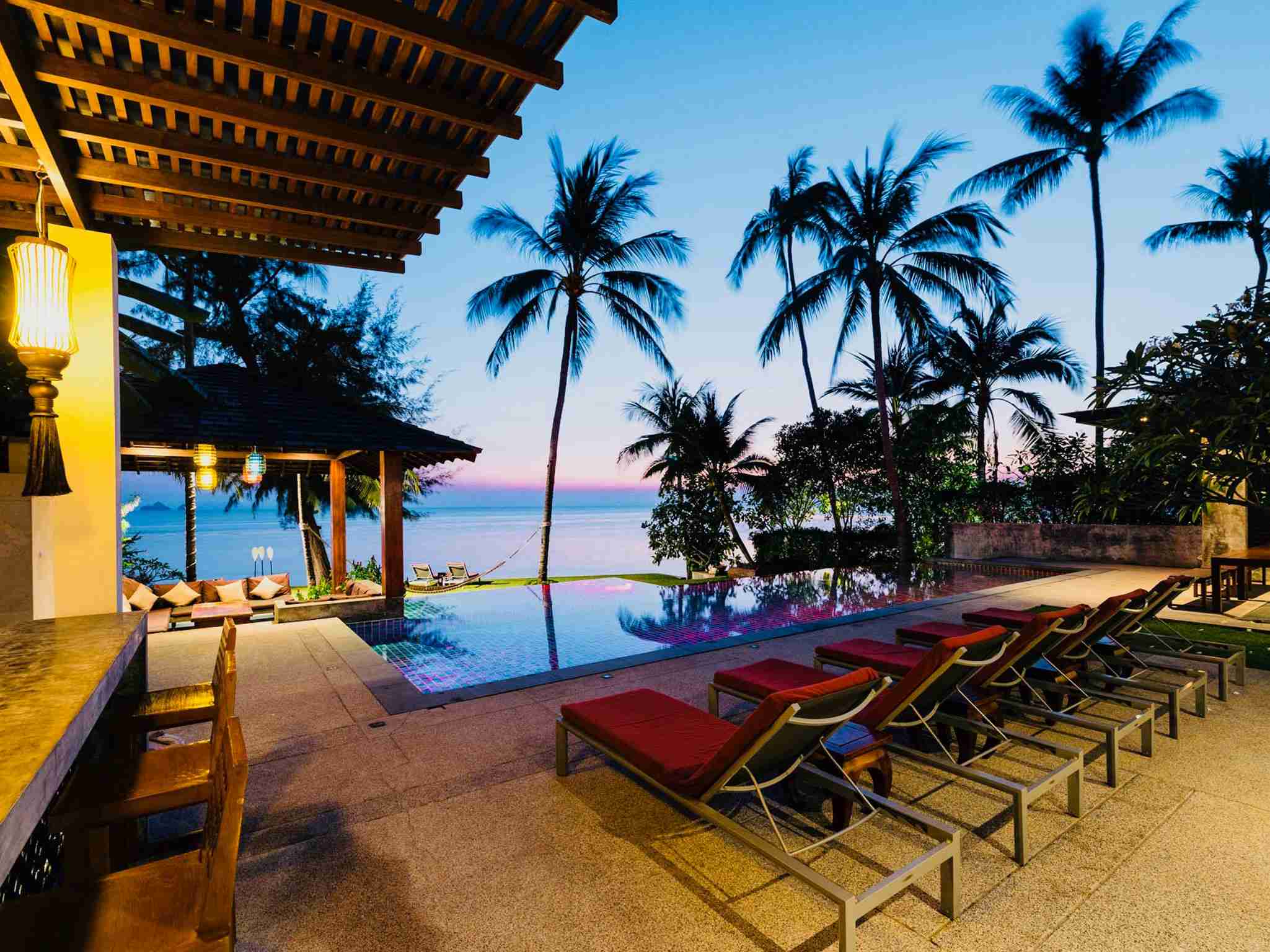 Inasia - Pool deck and sunloungers