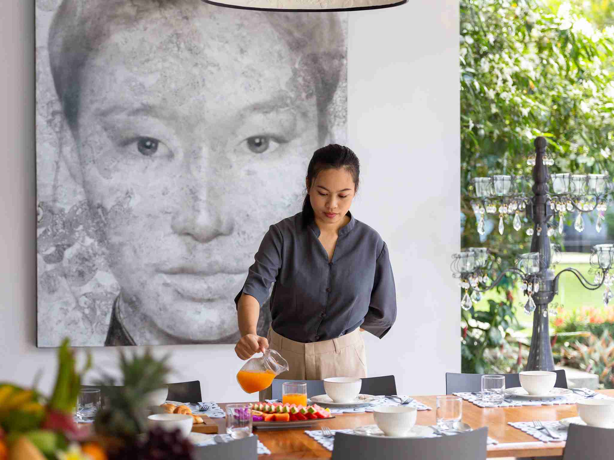 Inasia - Professional service from the villa staff