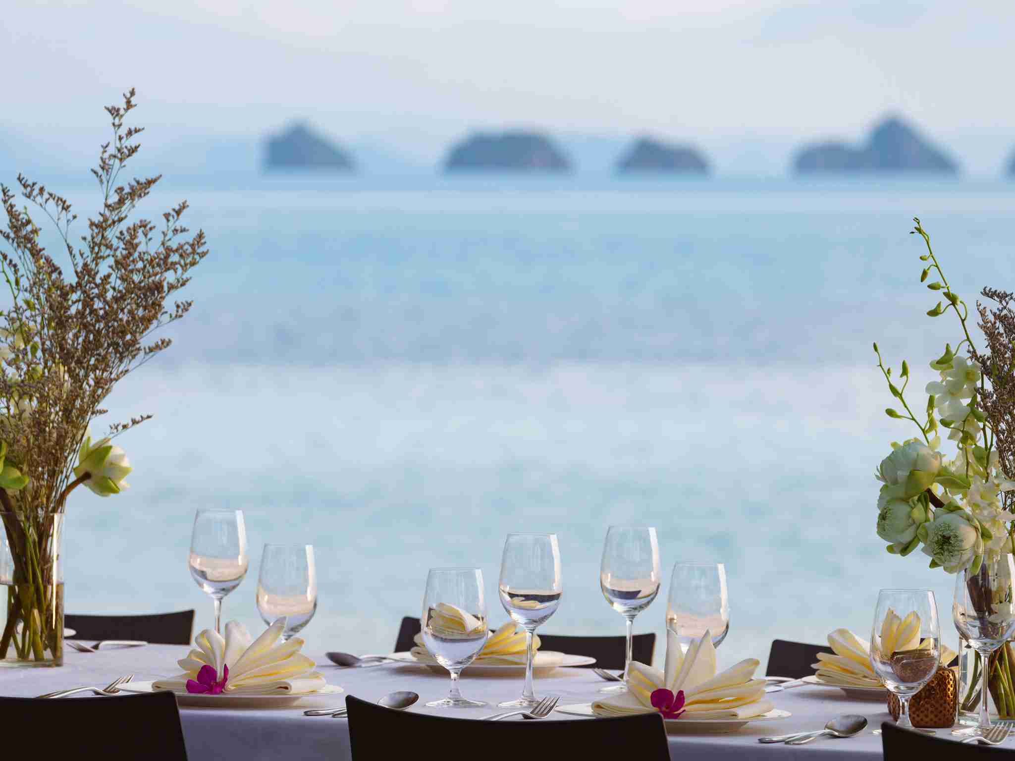 Inasia - Sumptous outdoor dining