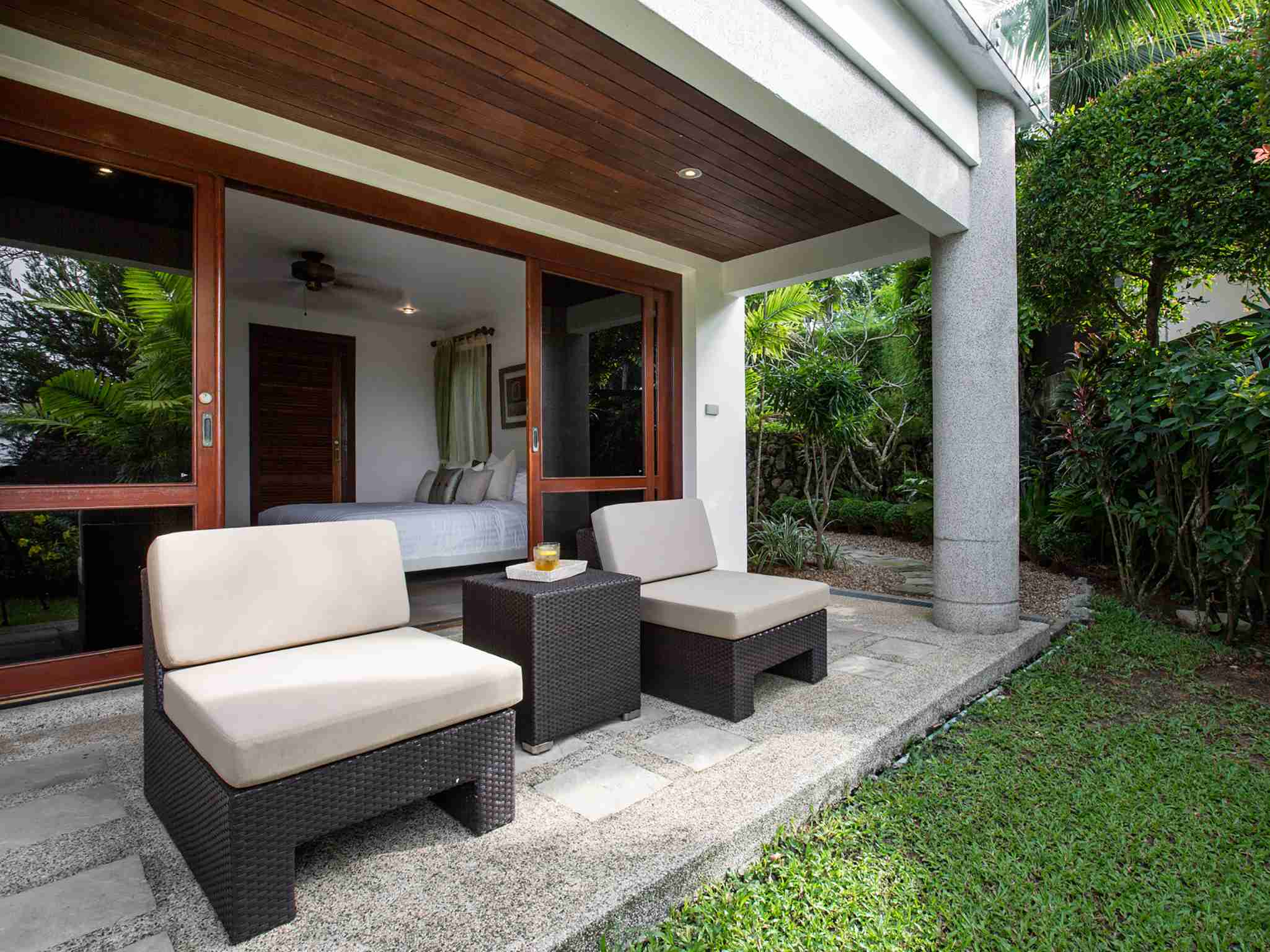 Infinity View - Guest bedroom outdoor area