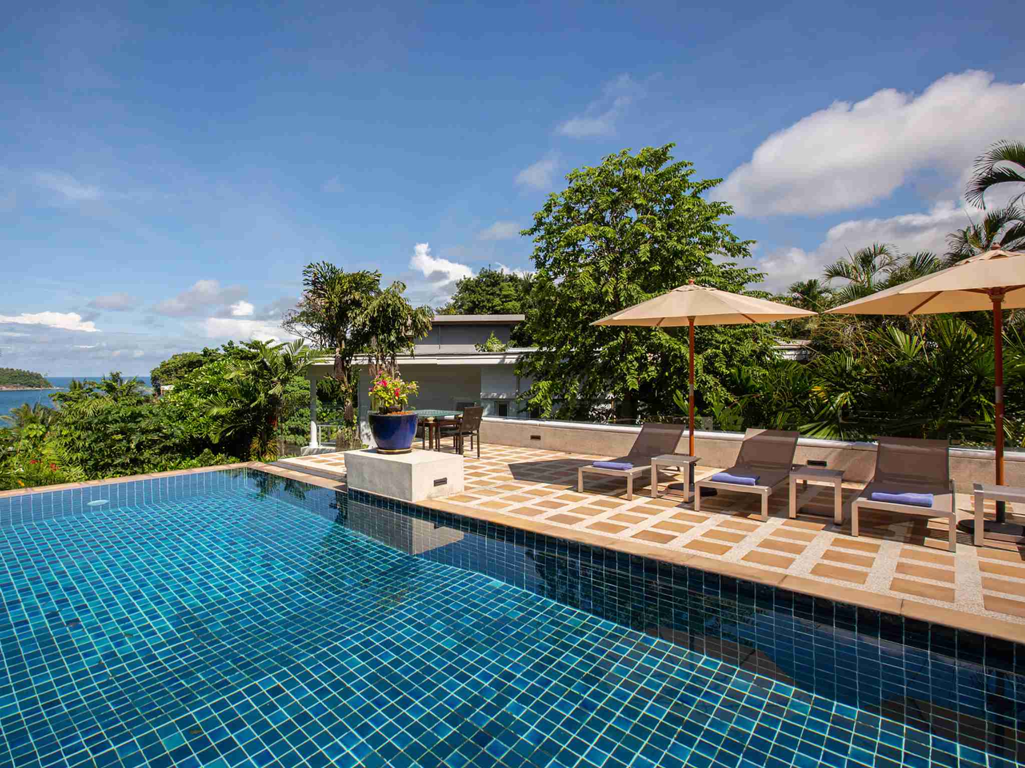 Infinity View - Pool and ocean views
