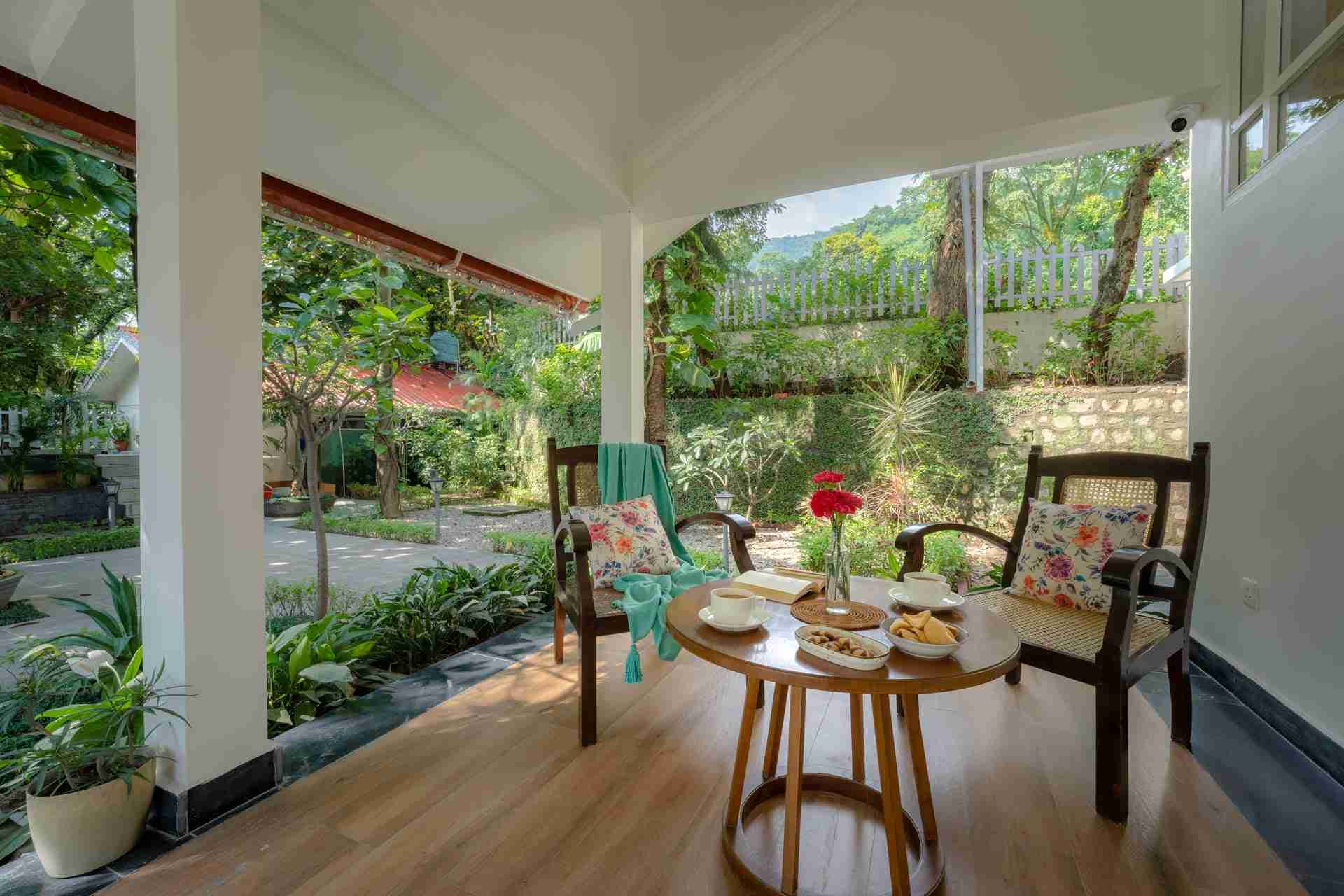 Ivy Cottage - Patio tea setup