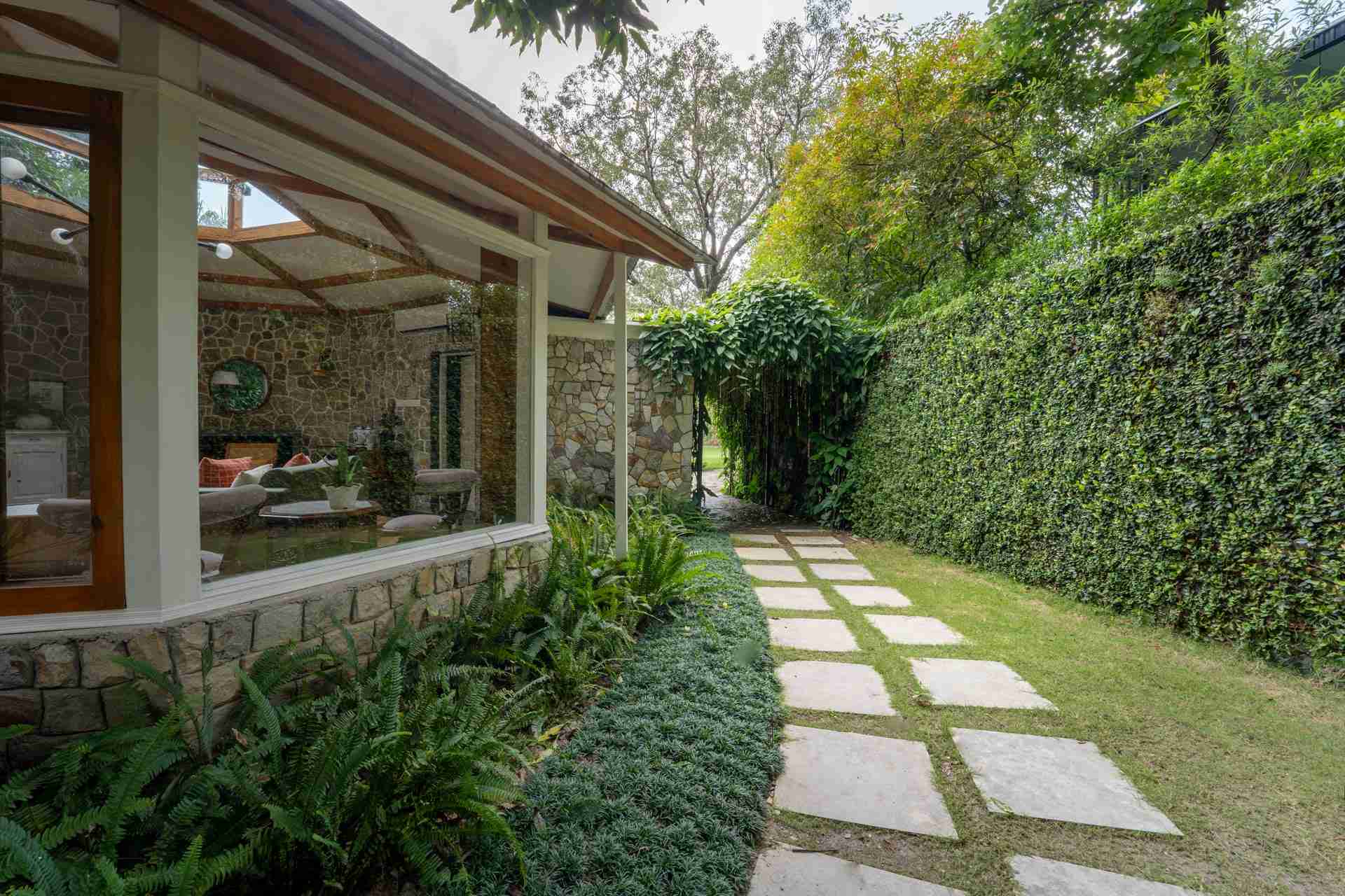 Ivy Cottage - Pathway
