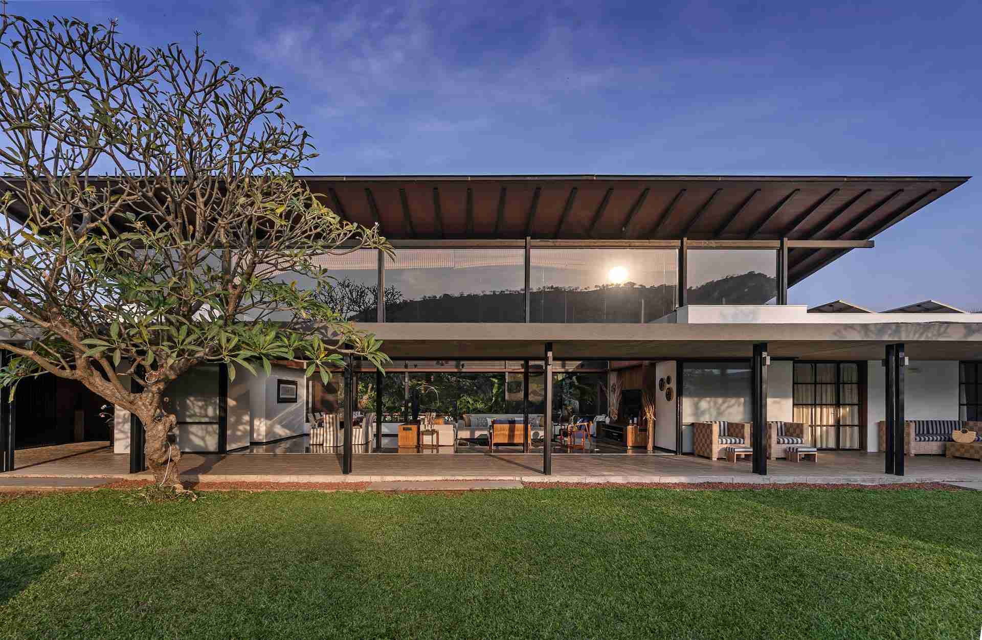 Laterite House - Facade - 2