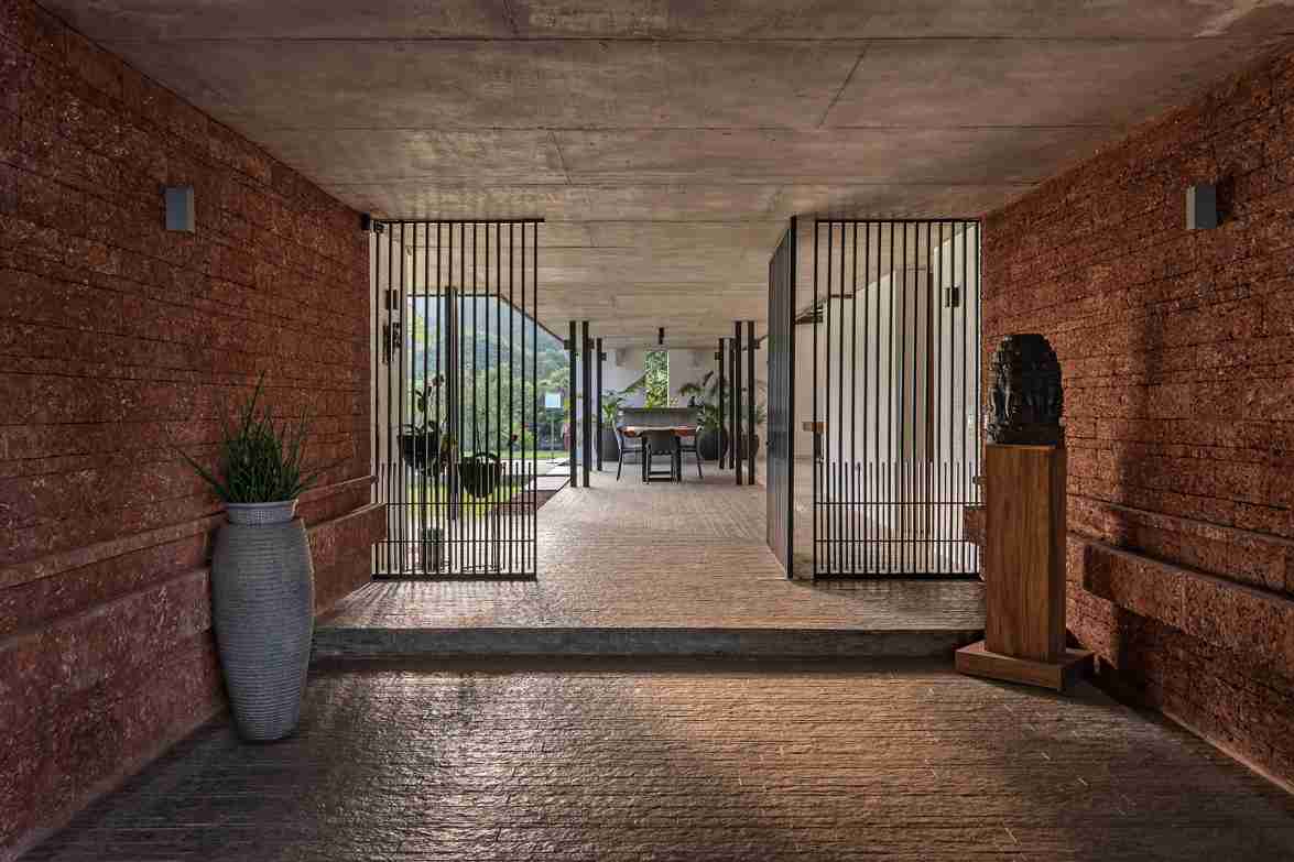 Laterite House - Entrance