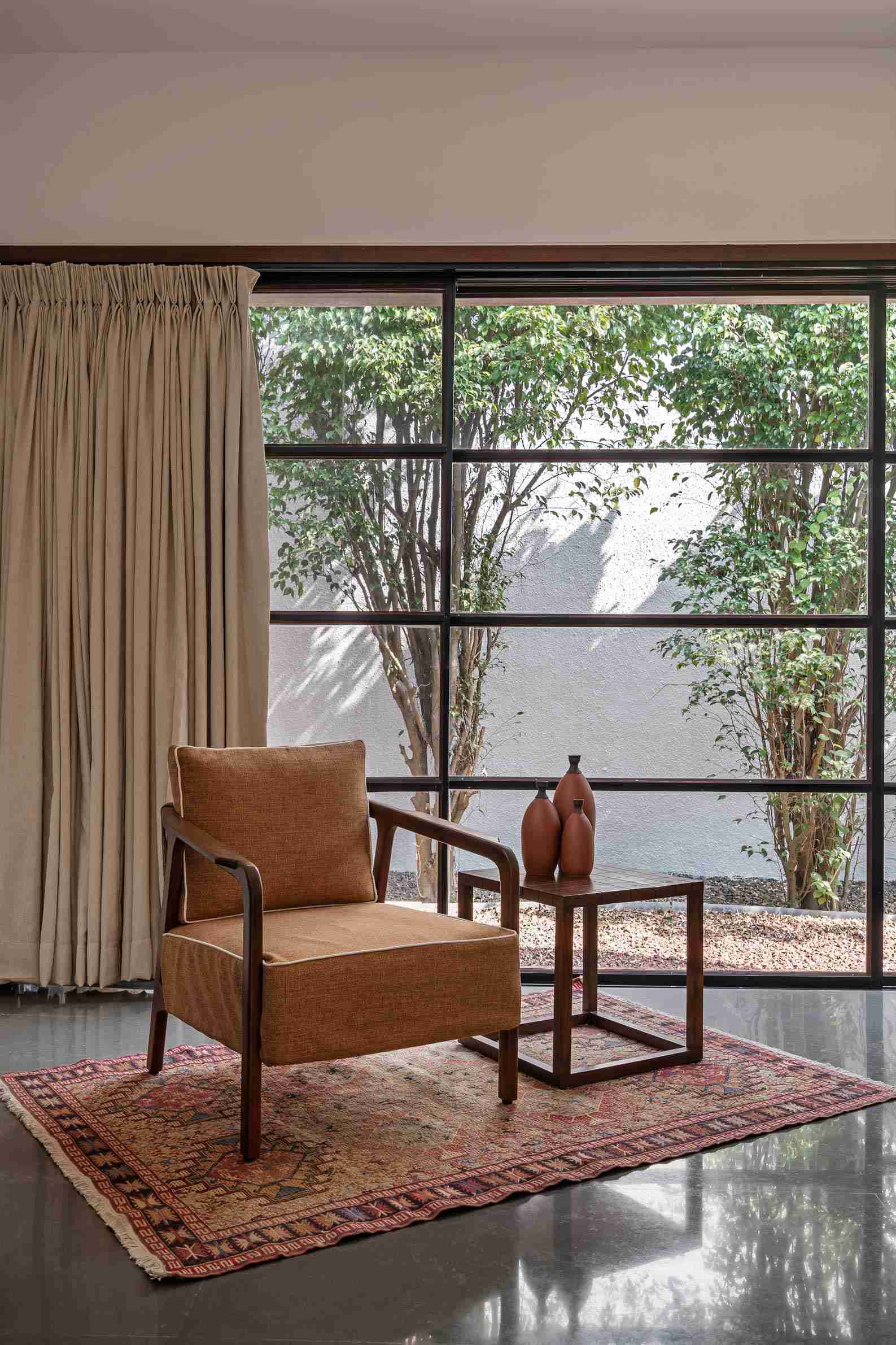 Laterite House - Bedroom Seating