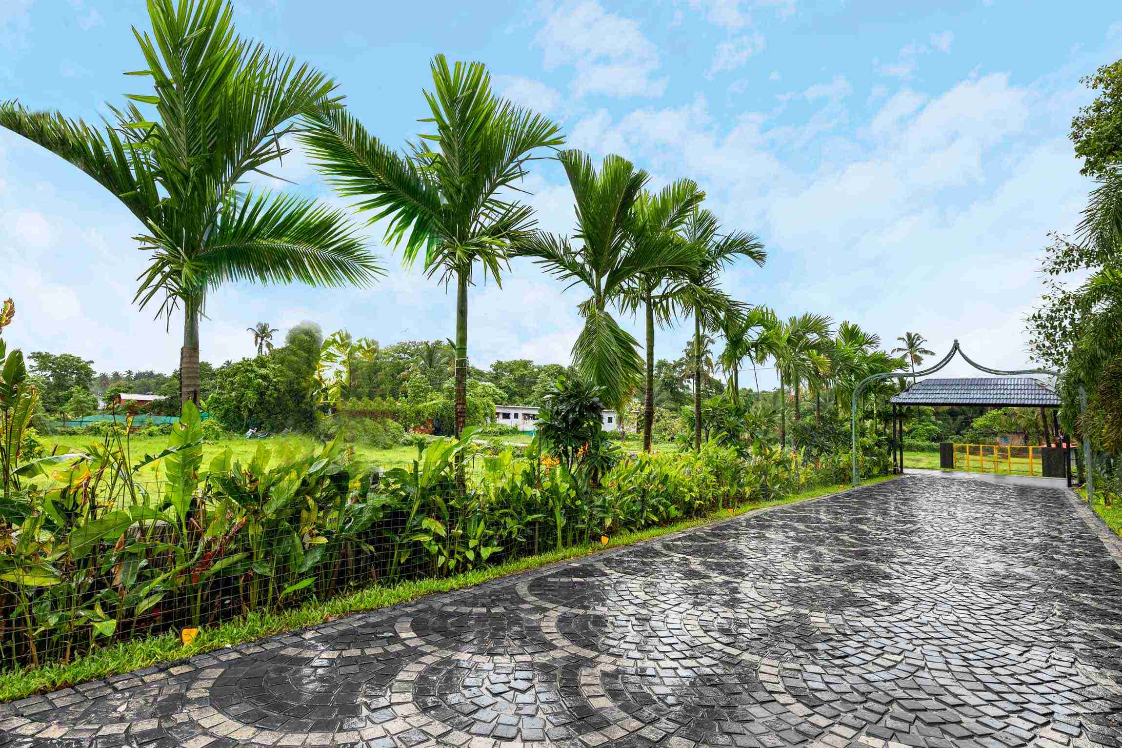 Maison 9 | Villa Driveway