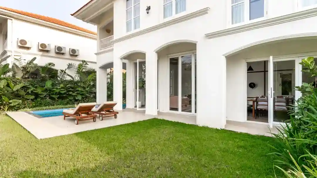 Outdoor Garden | Moira Villa 4