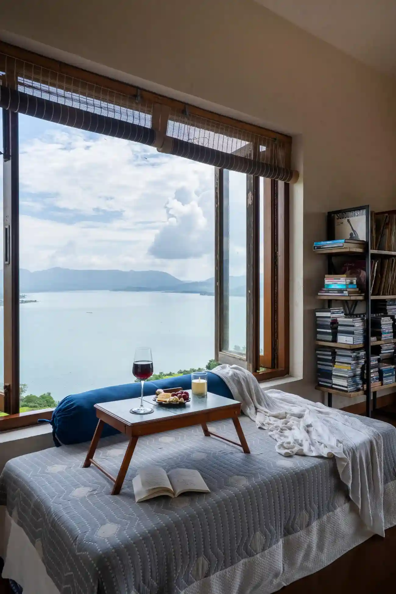Lounge with Lake view | Om Anantha - Infinitum