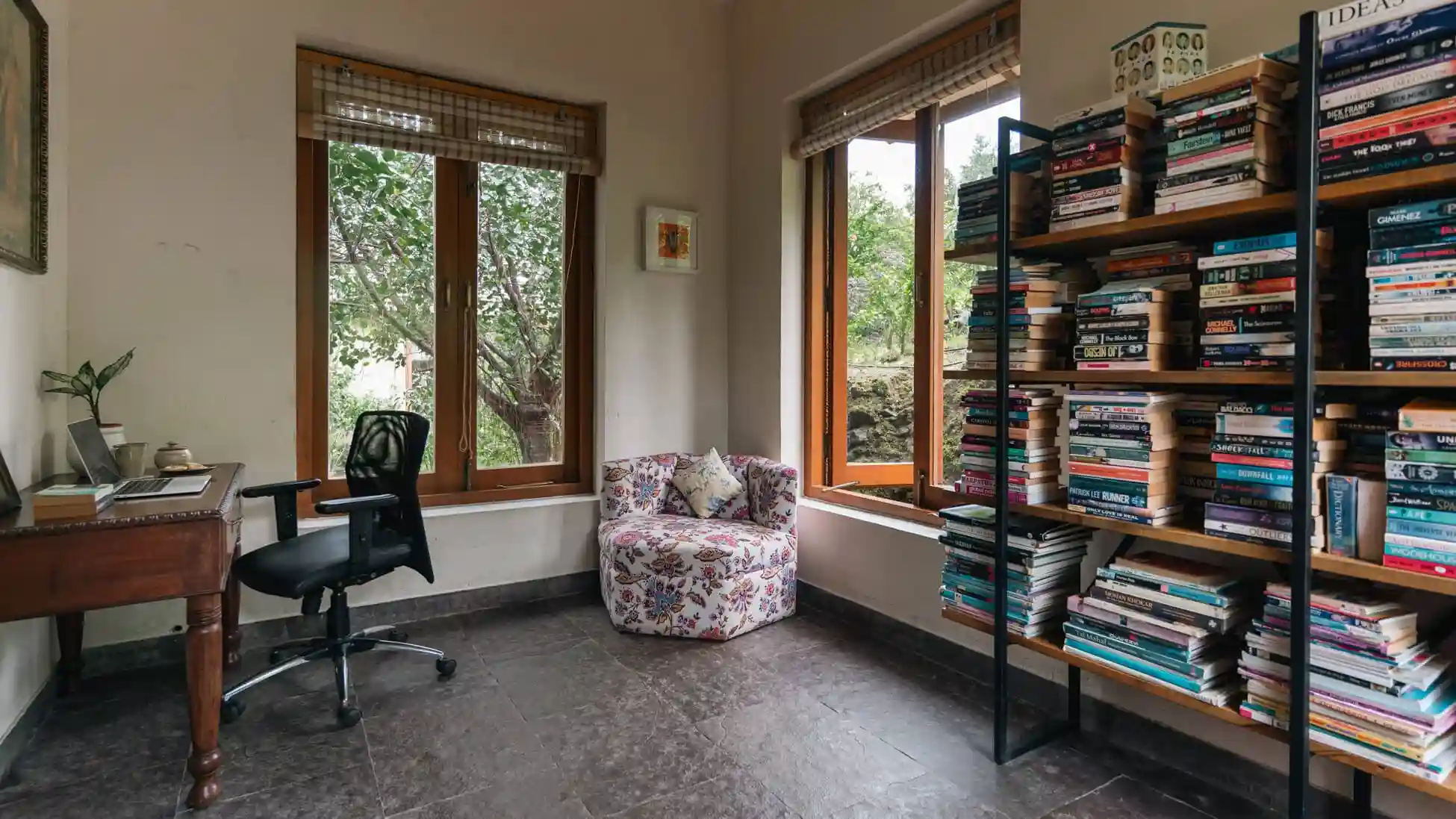 Office and library | Private Villas in Pawna