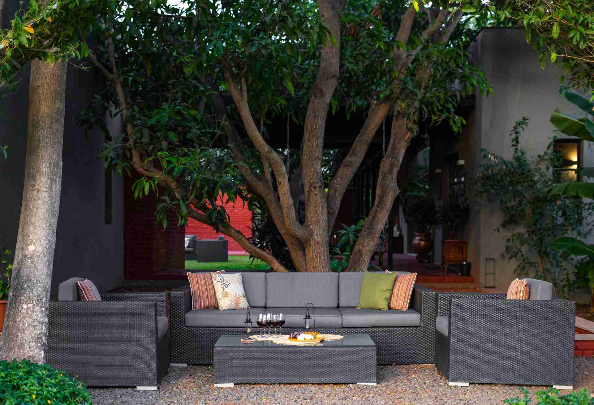 Orchard House - Outdoor lounge area