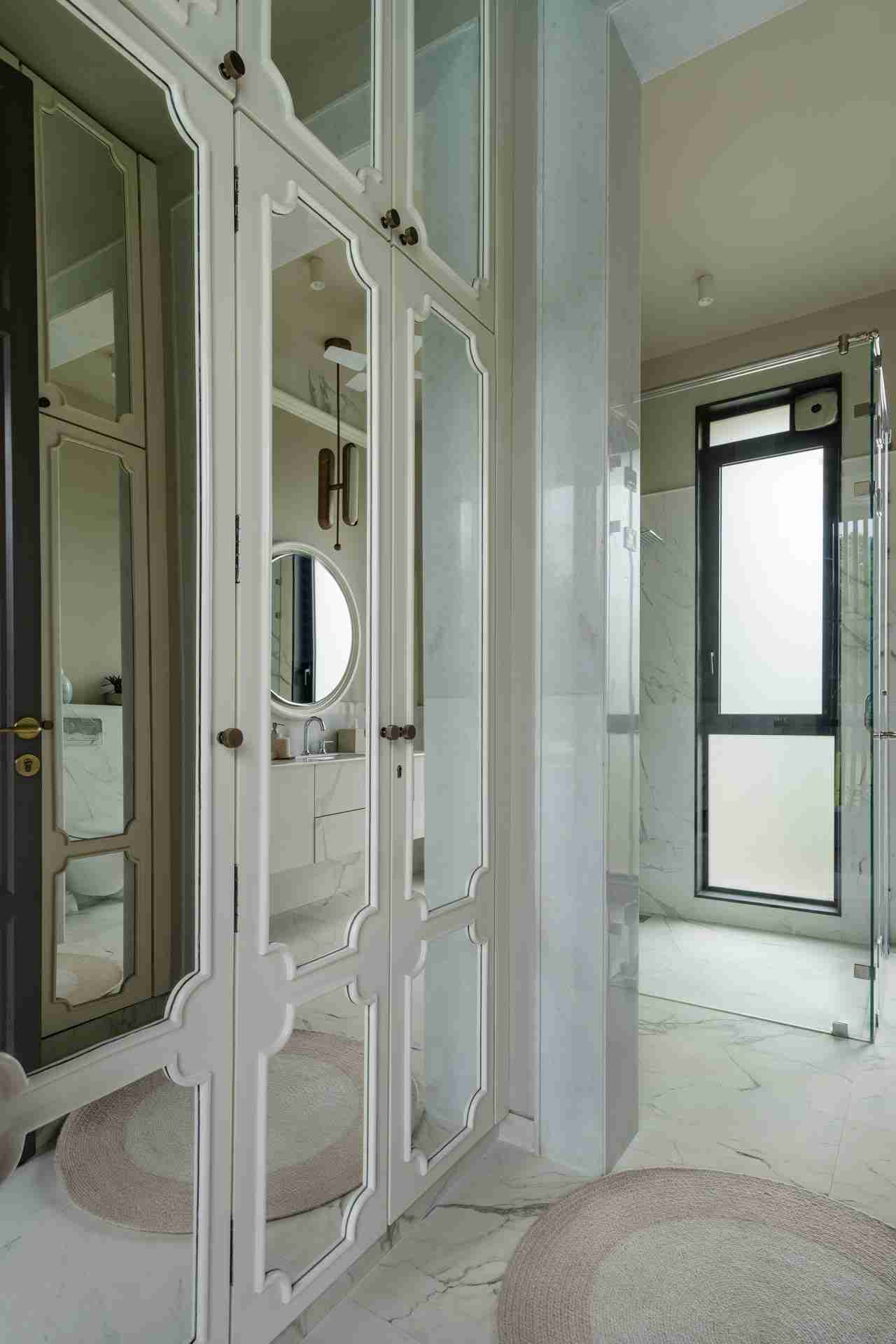 RiyuVann Estate - Closet and Bathroom