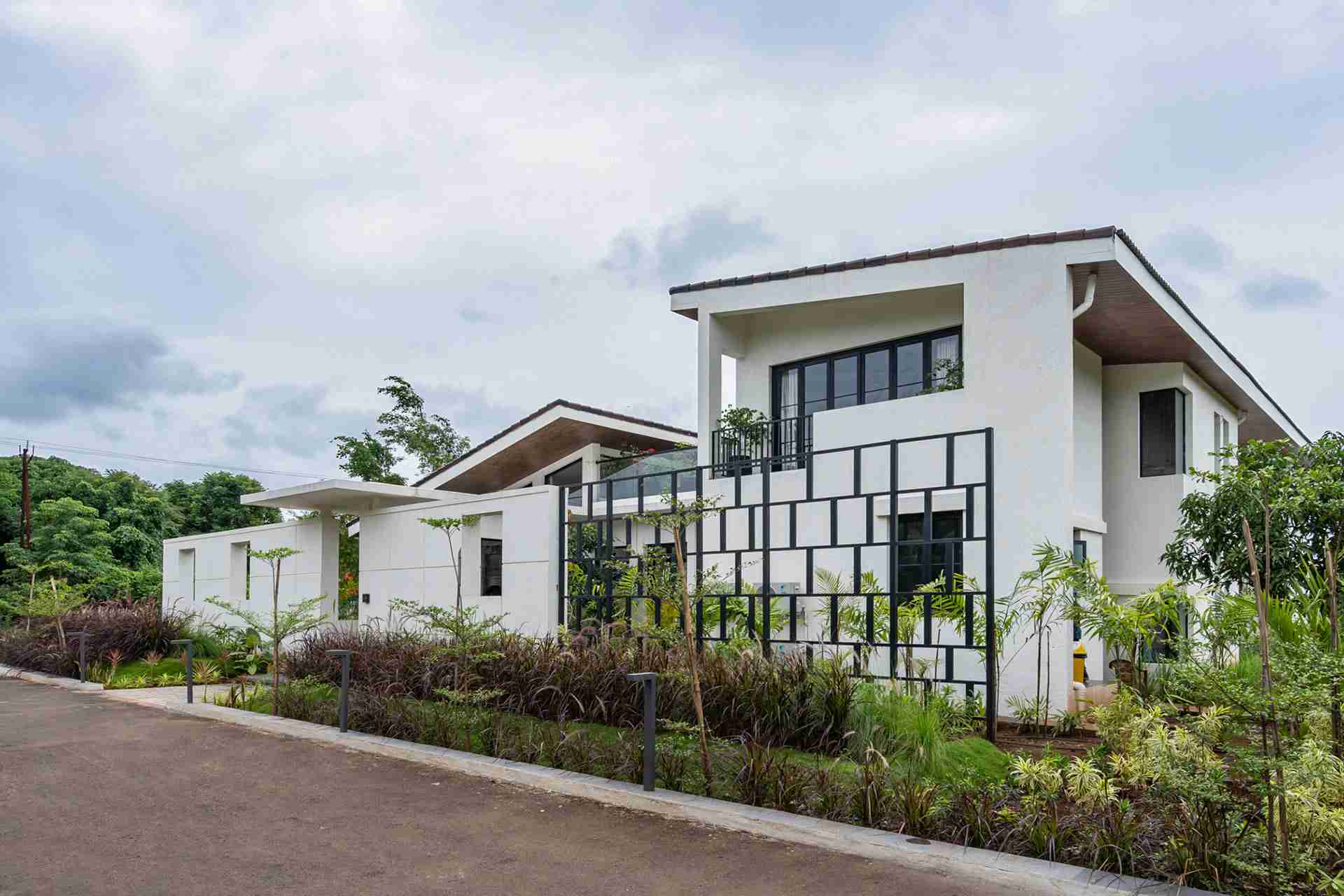 RiyuVann Estate - Facade