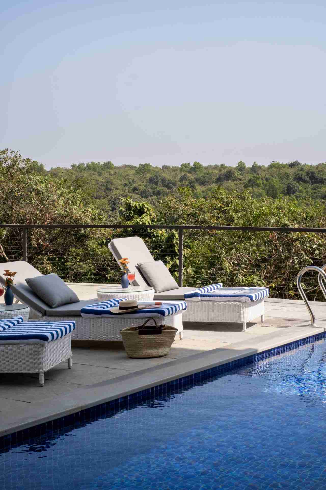 Sacri Borod Hill 6 - Poolside