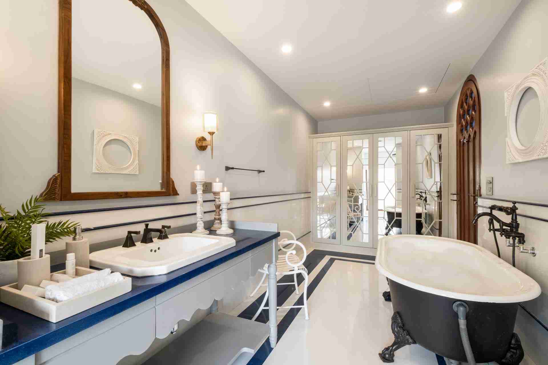 Sacri Borod Hill 6 - Bathroom with bathtub