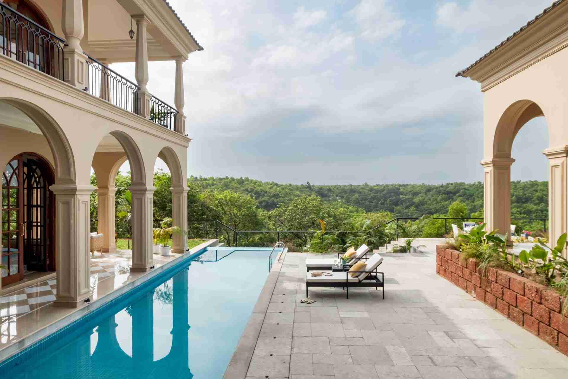 Sacri Borod Hill 7 - Poolside