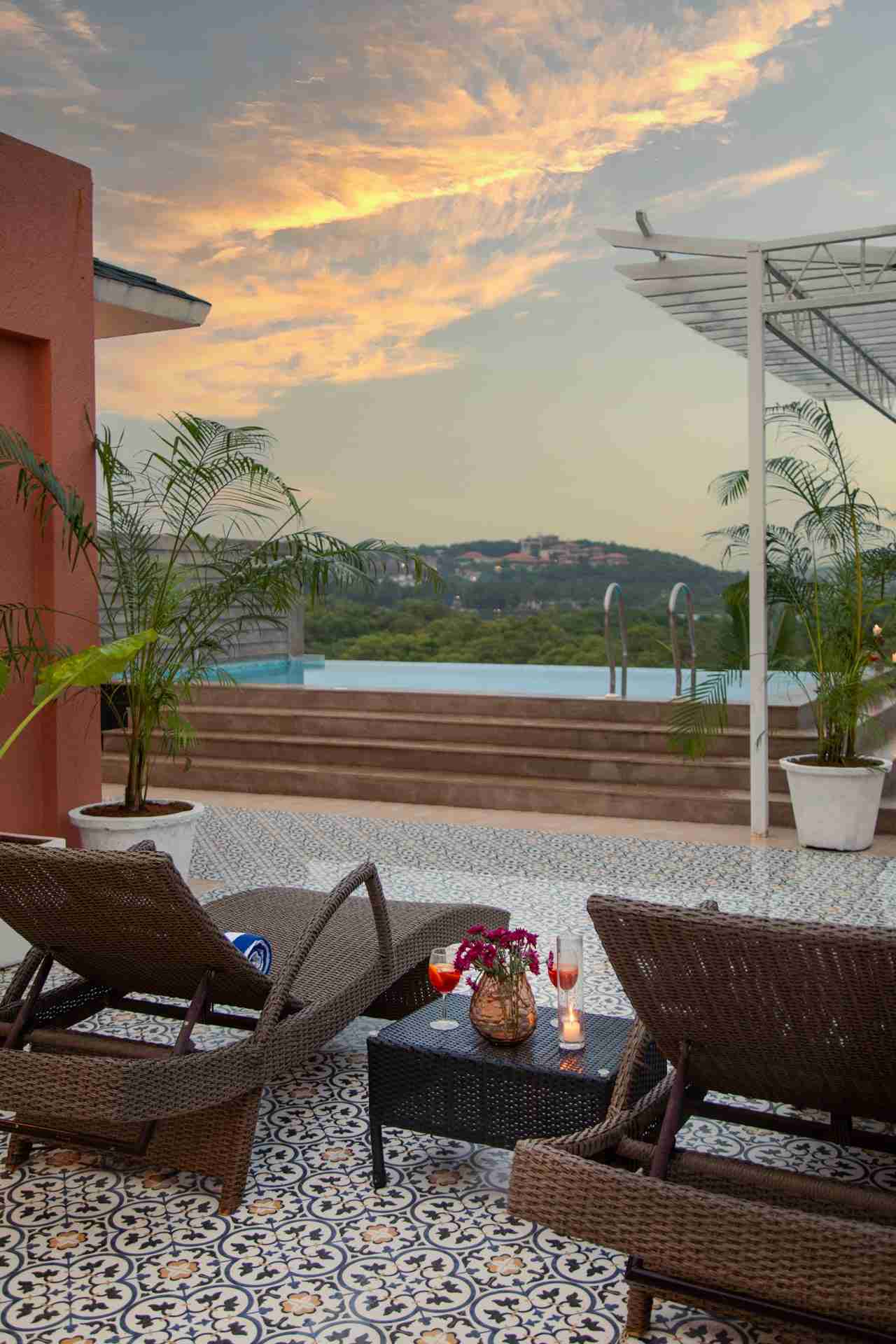 Villa Supan - Poolside sunbeds