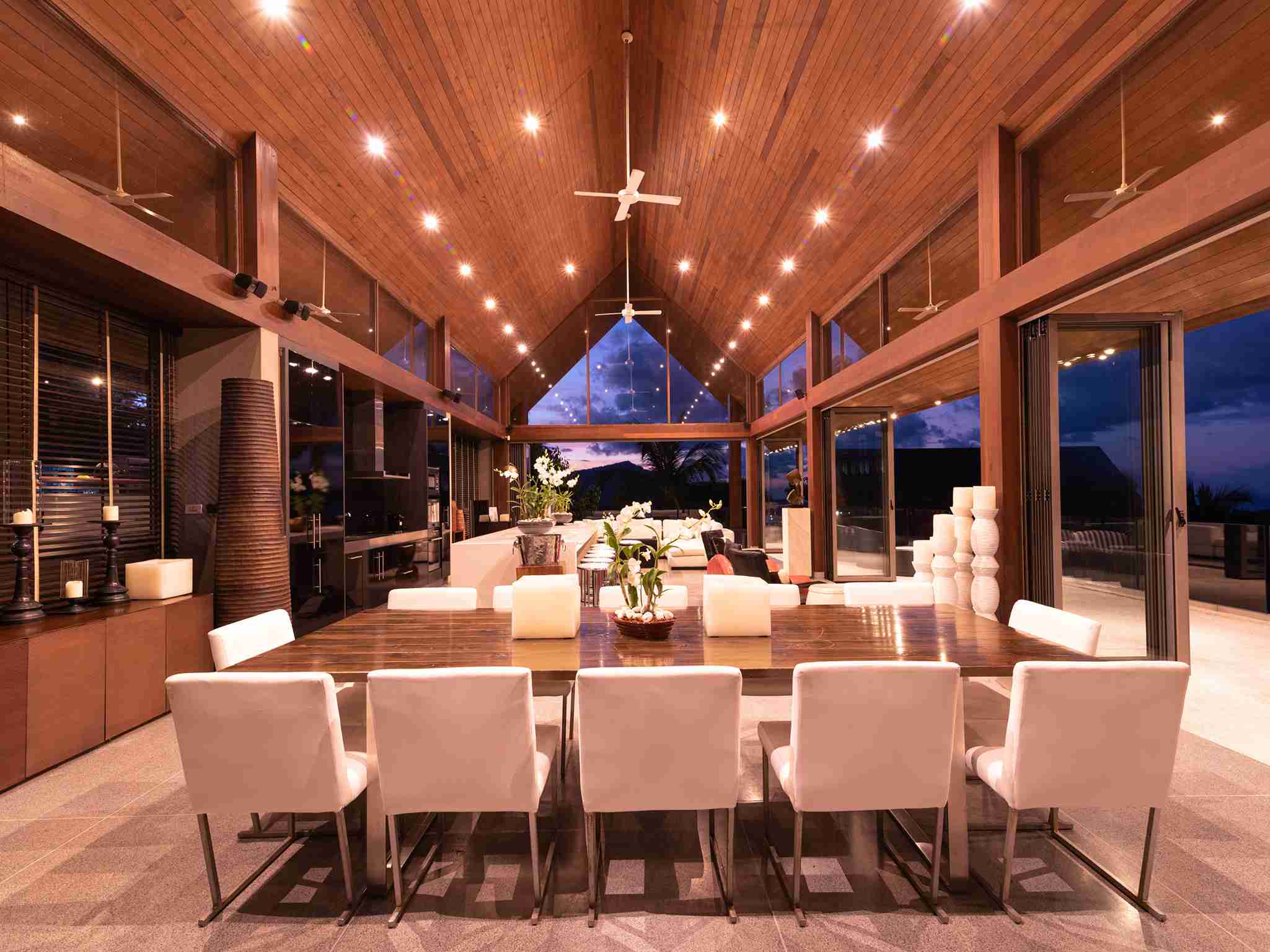 Villa Suralai - Living and dining areas at night