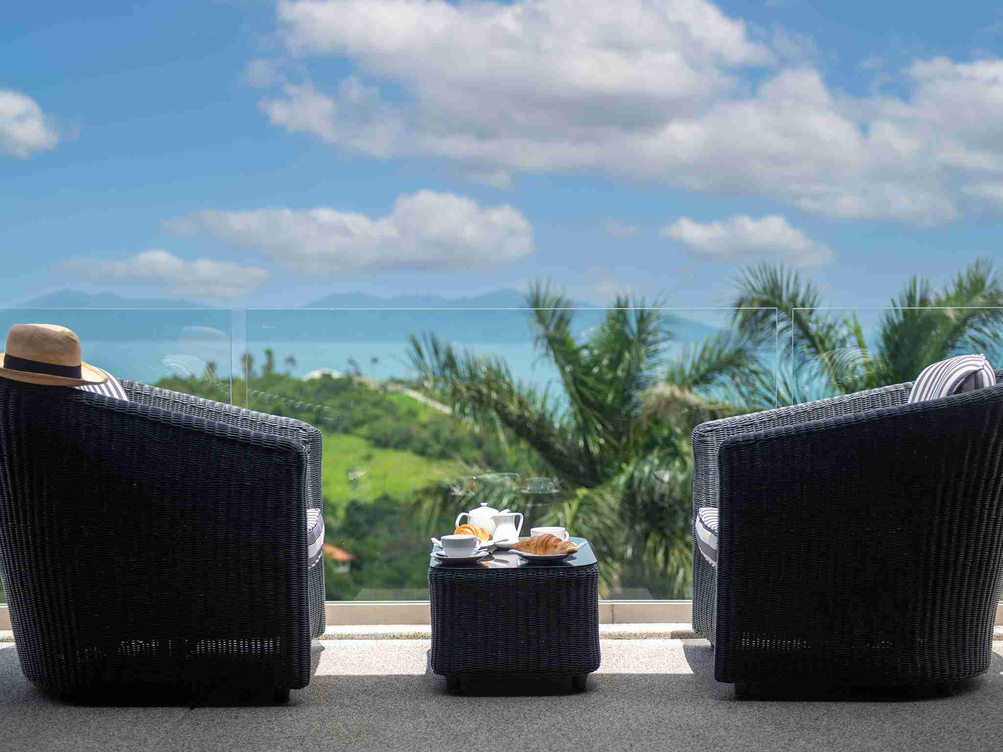 Villa Suralai - Breakfast with an amazing view