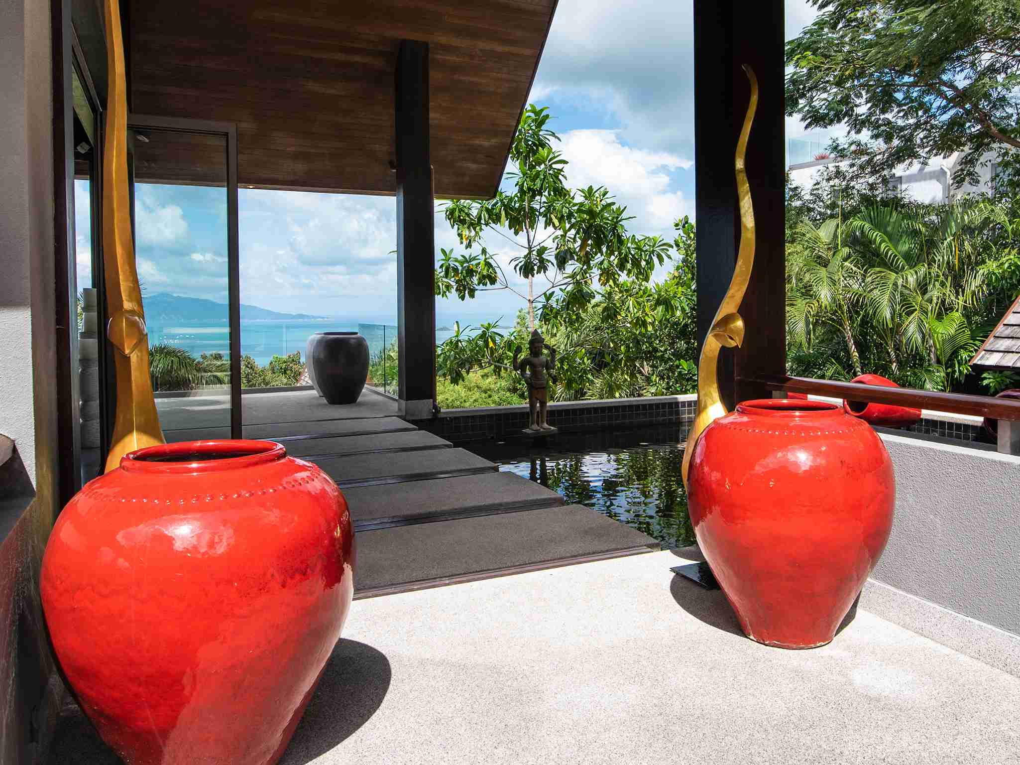 Villa Suralai - Villa entrance