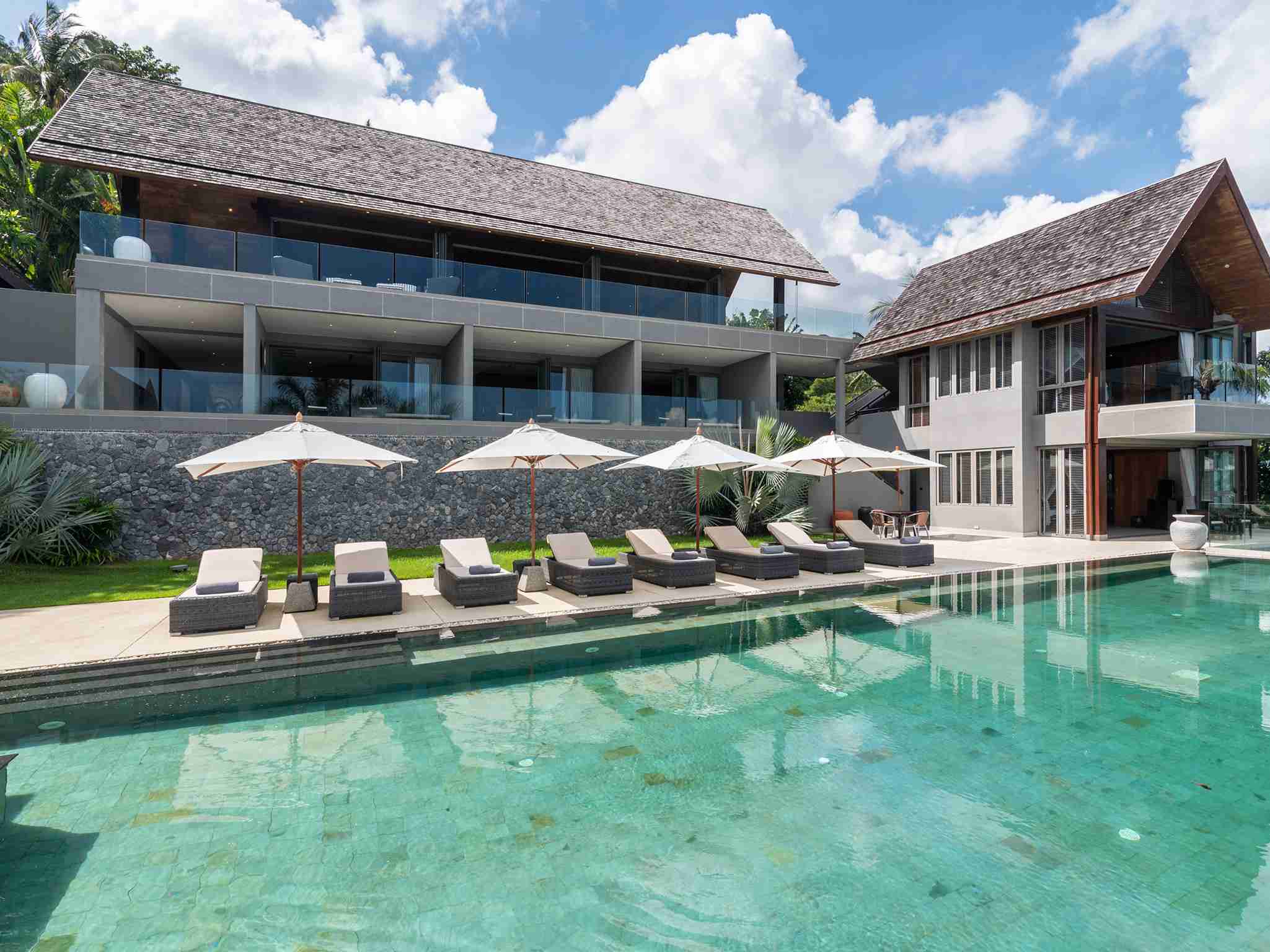Villa Suralai - Villa exterior and pool