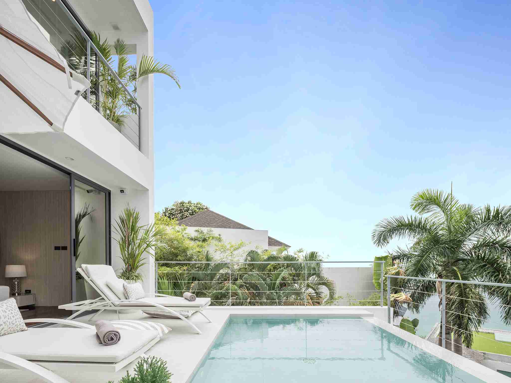 Surin Seaview Villa - Serene terrace area