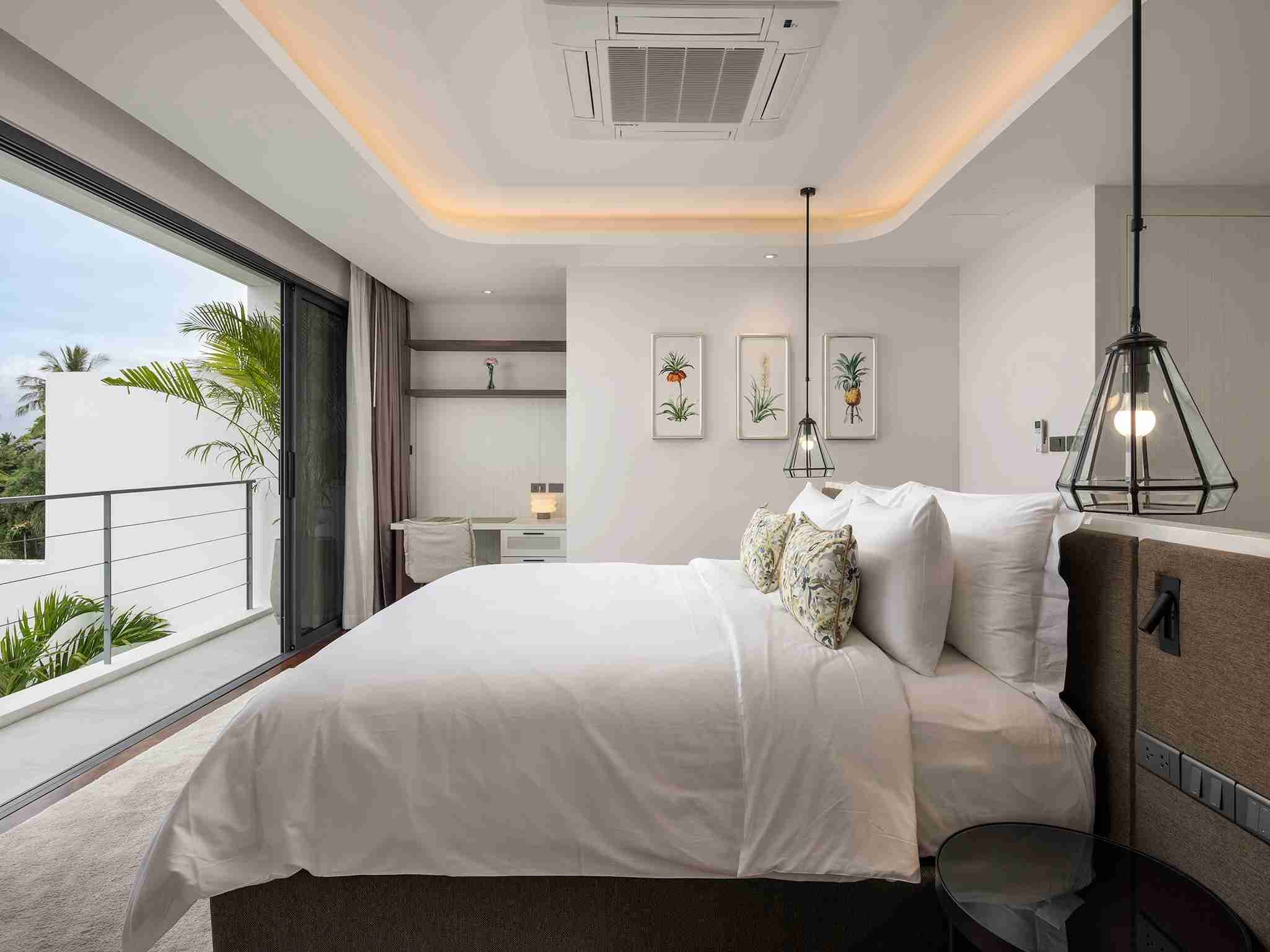 Surin Seaview Villa - Relaxing Master Bedroom