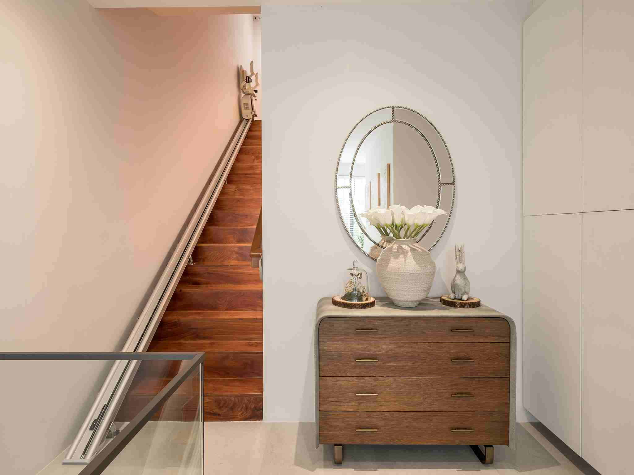 Surin Seaview Villa - Convenient stair lifts