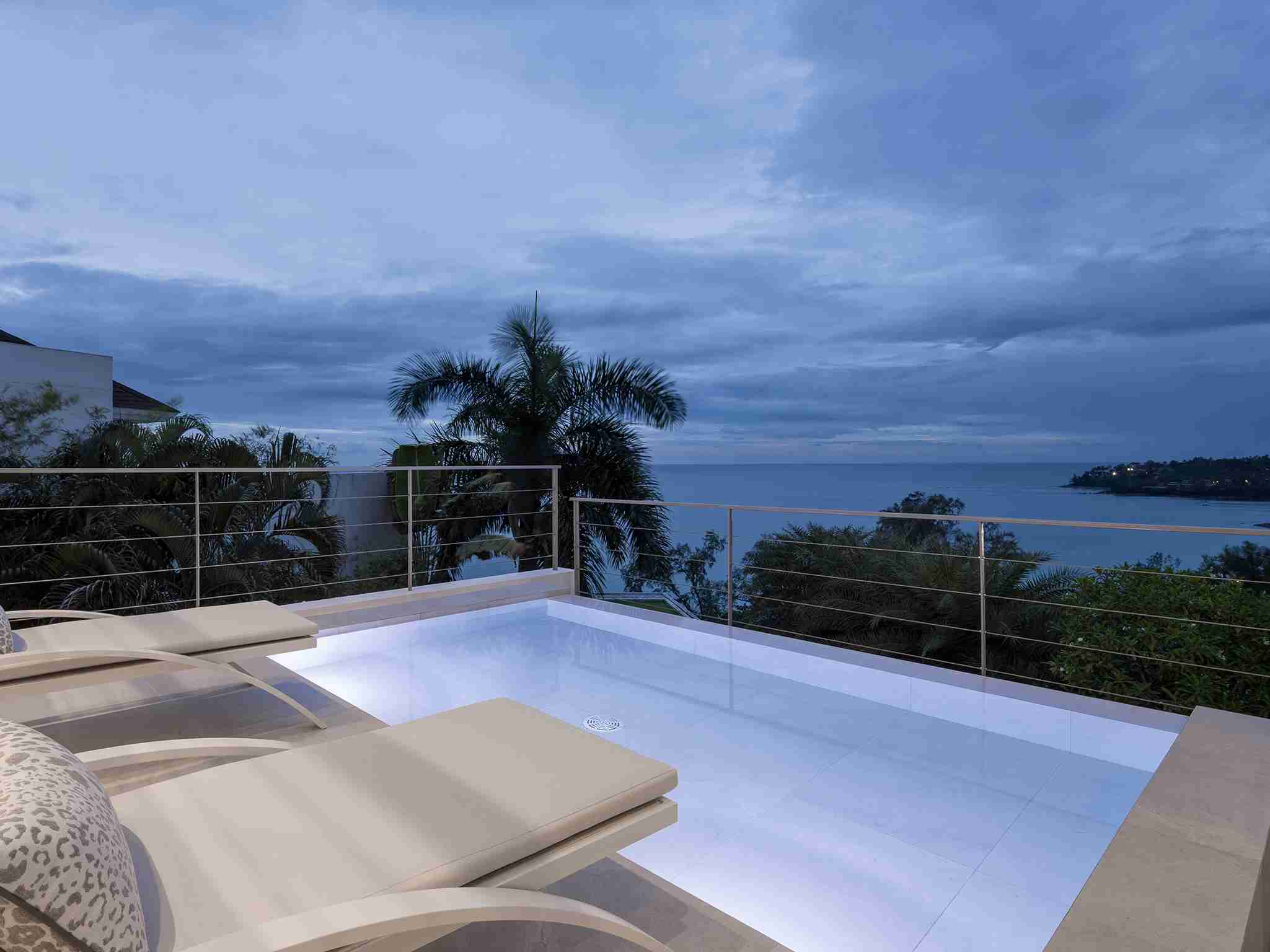 Surin Seaview Villa - Plunge pool overlooking Surin Bay