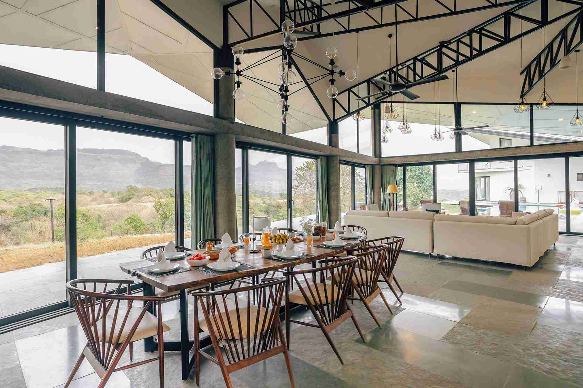 Trisara - Dining and living area