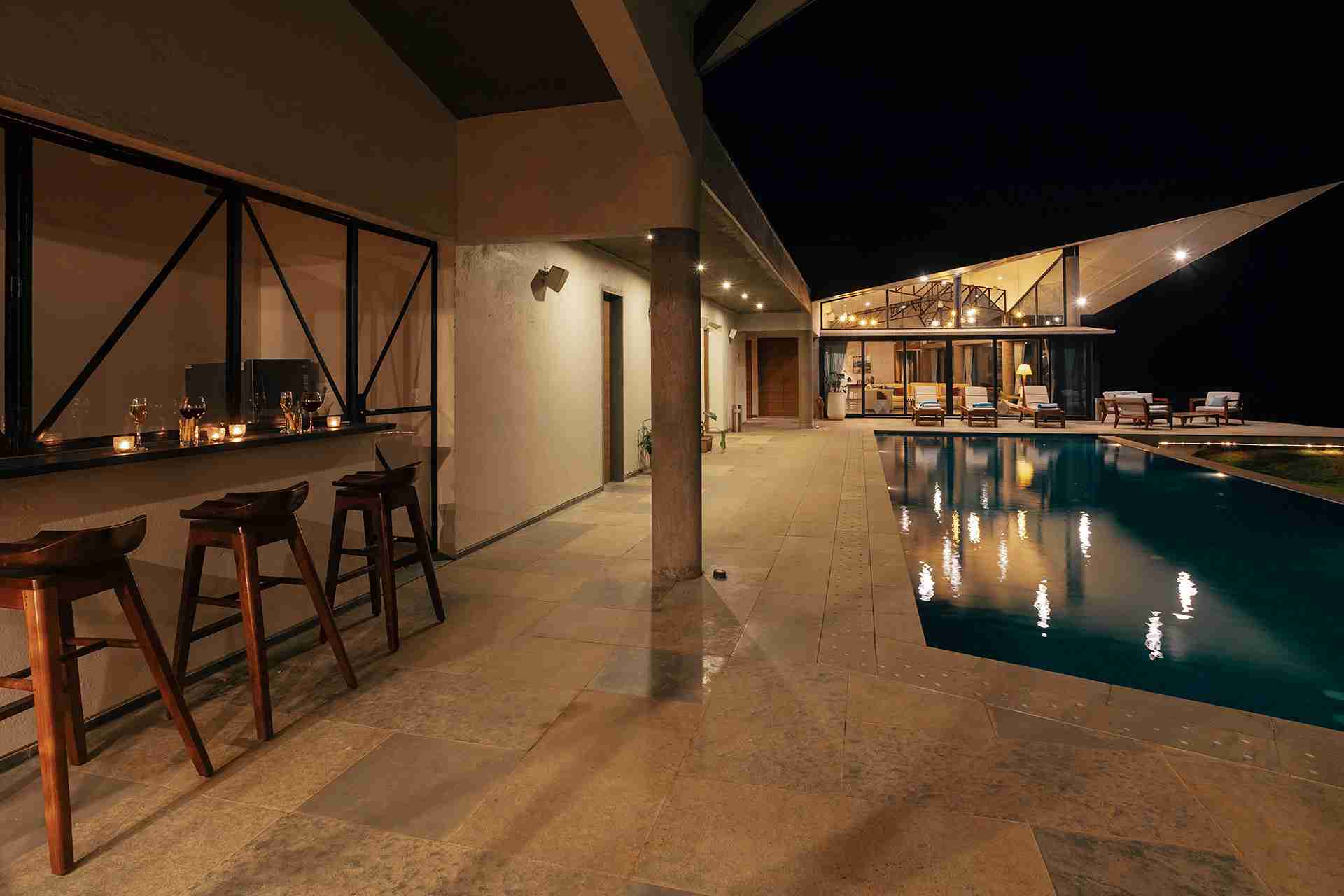 Trisara - Poolside bar