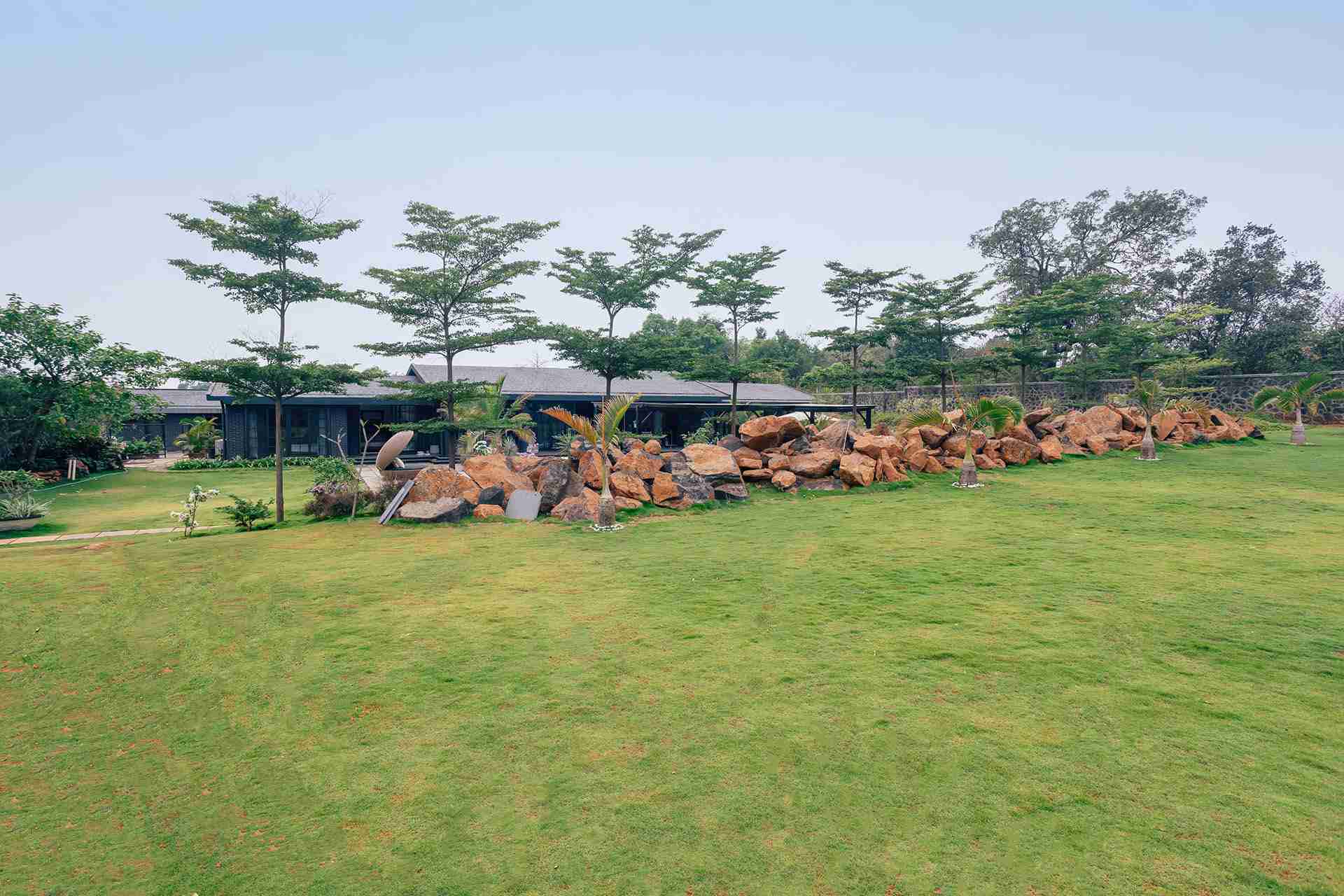 Uday Villa - Lawn