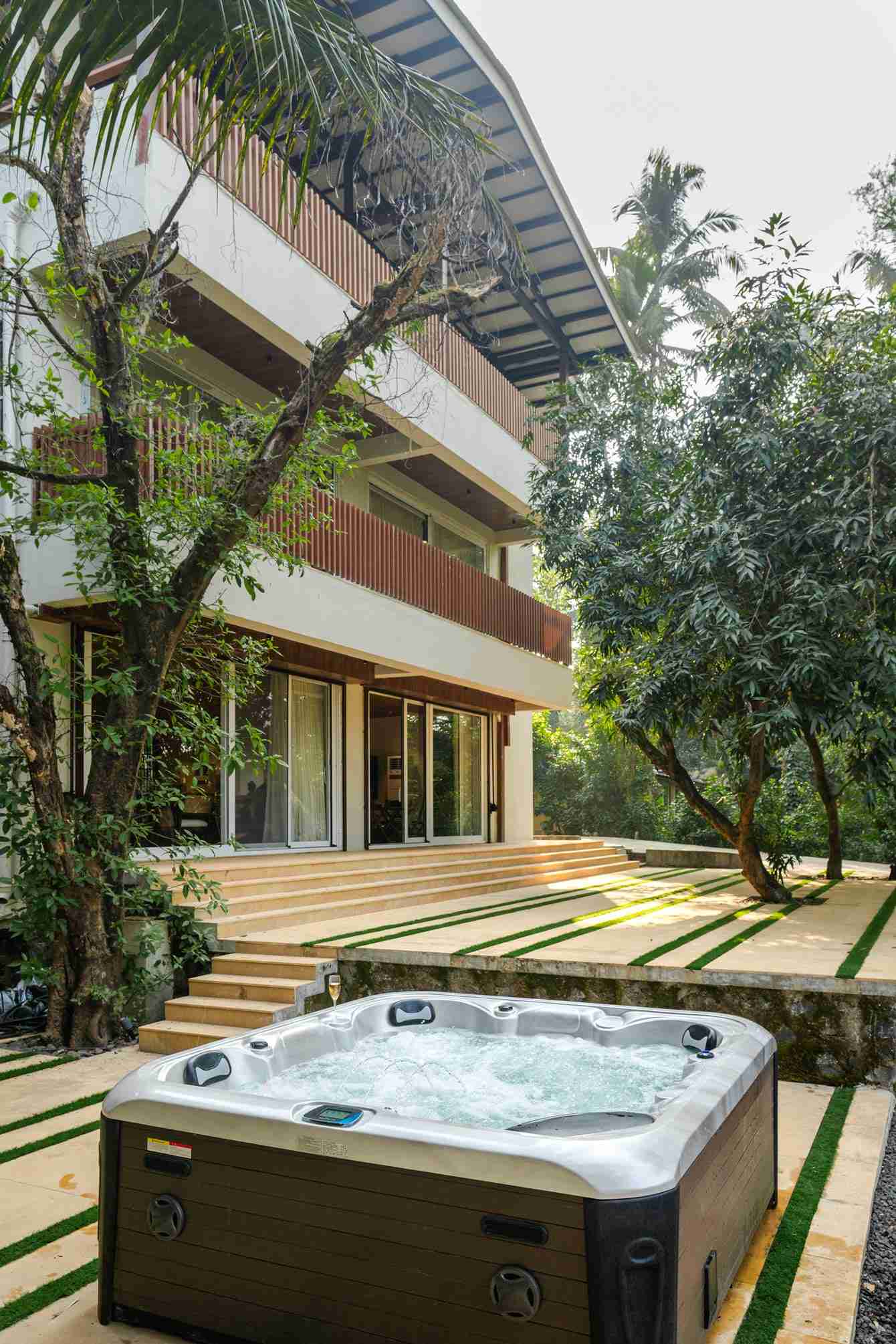 Jacuzzi in Villa - Karjat