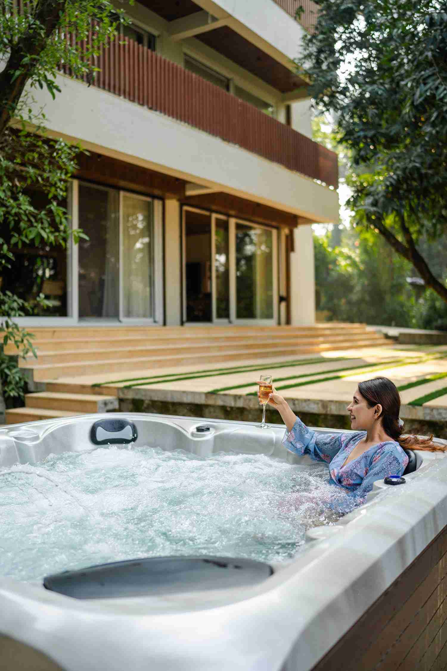 Riverside Jacuzzi near Mumbai - Athini