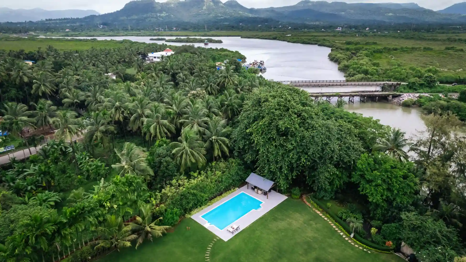 Villa Lani - Pool aerial view