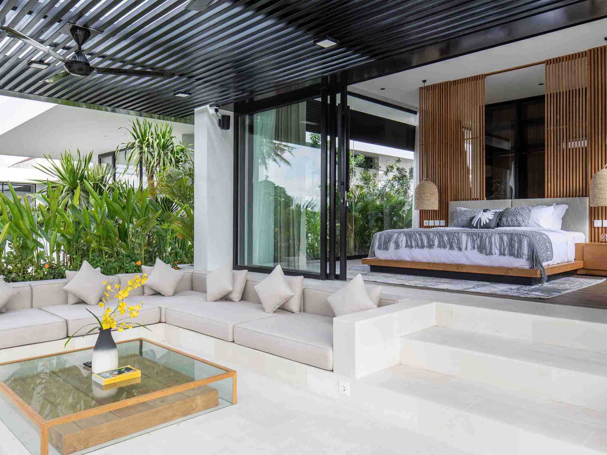 Villa Norbu - Relaxing guest bedroom terrace sala