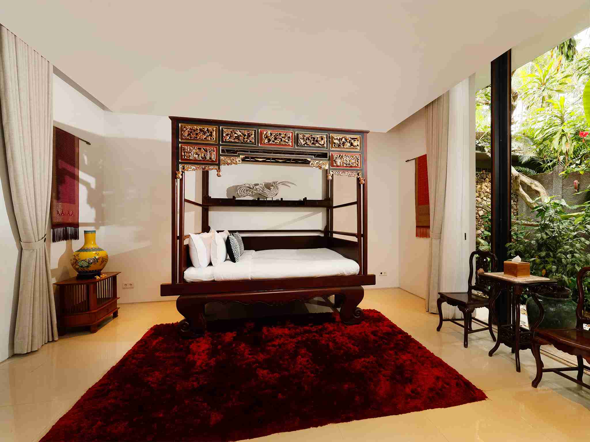 Villa Svarga - Relaxing guest bedroom east