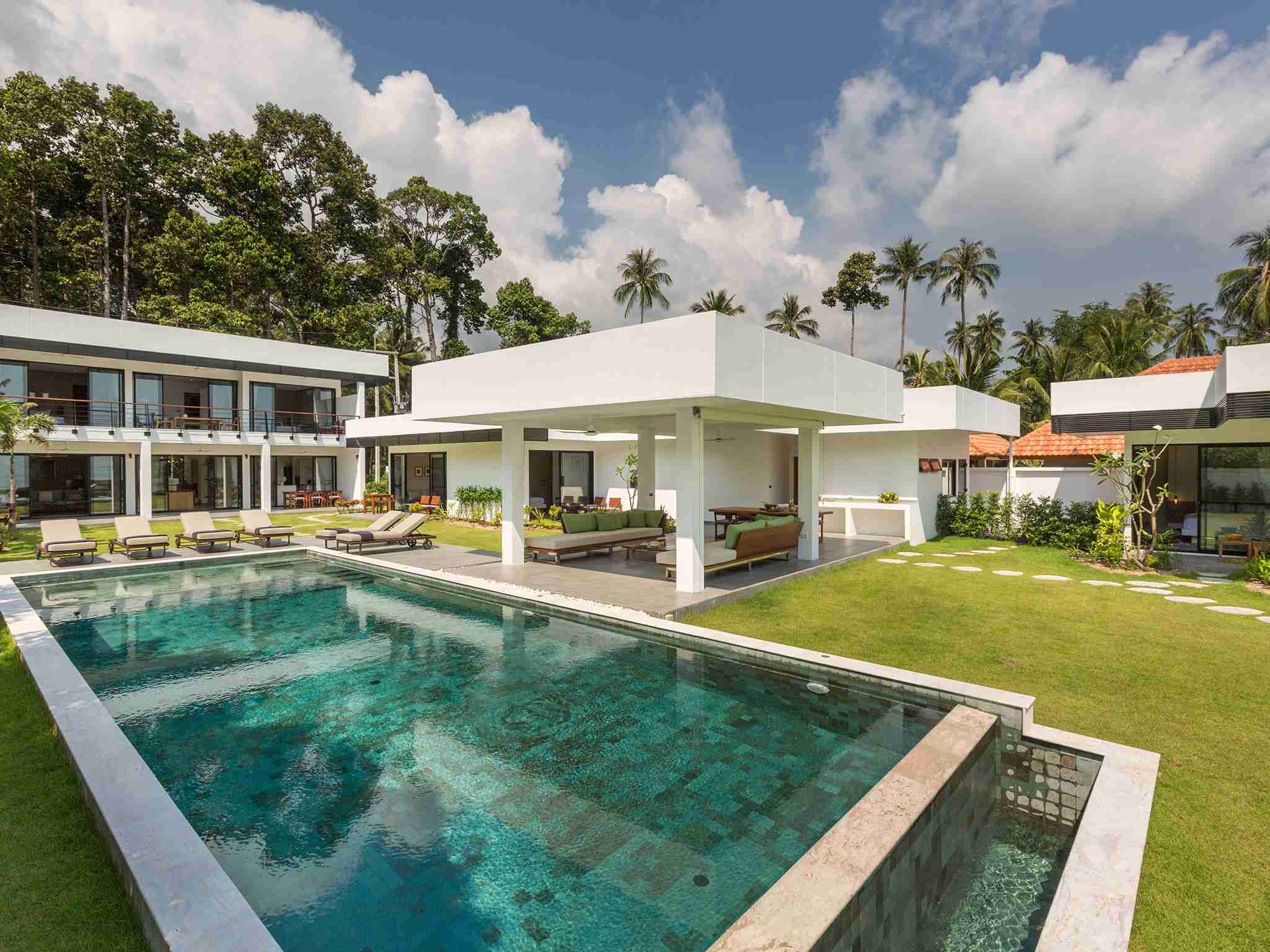 Villa Thansamaay - Modern luxury beachfront villa