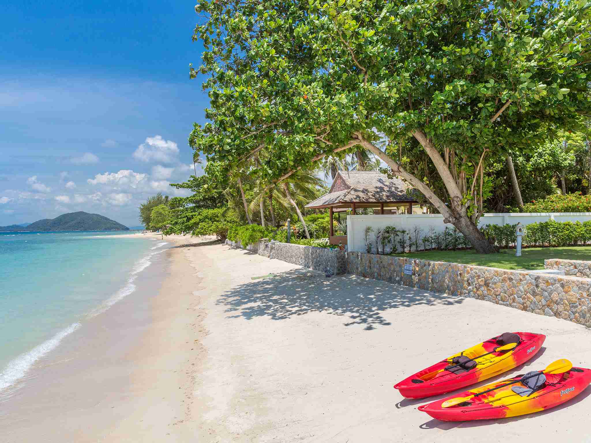 Villa Thansamaay - Serene beach front