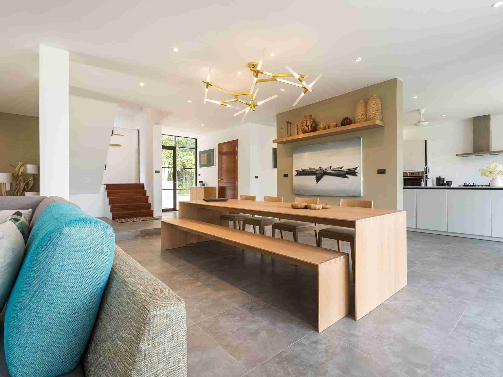 Villa Thansamaay - Inviting dining area