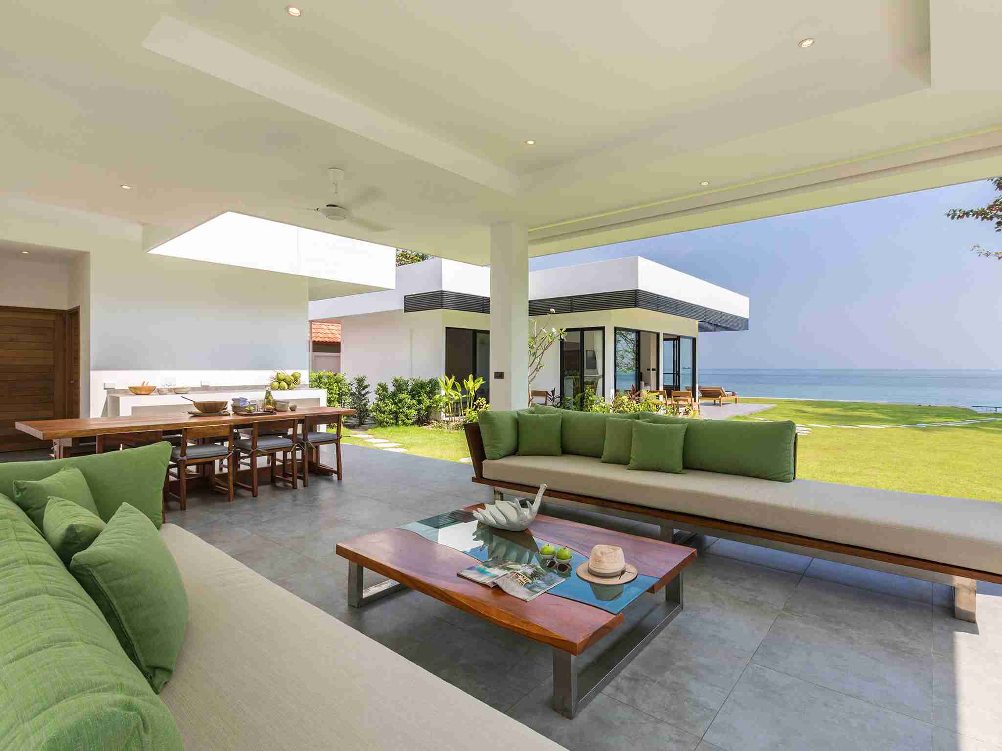Villa Thansamaay - Airy outdoor sala overlooking the ocean