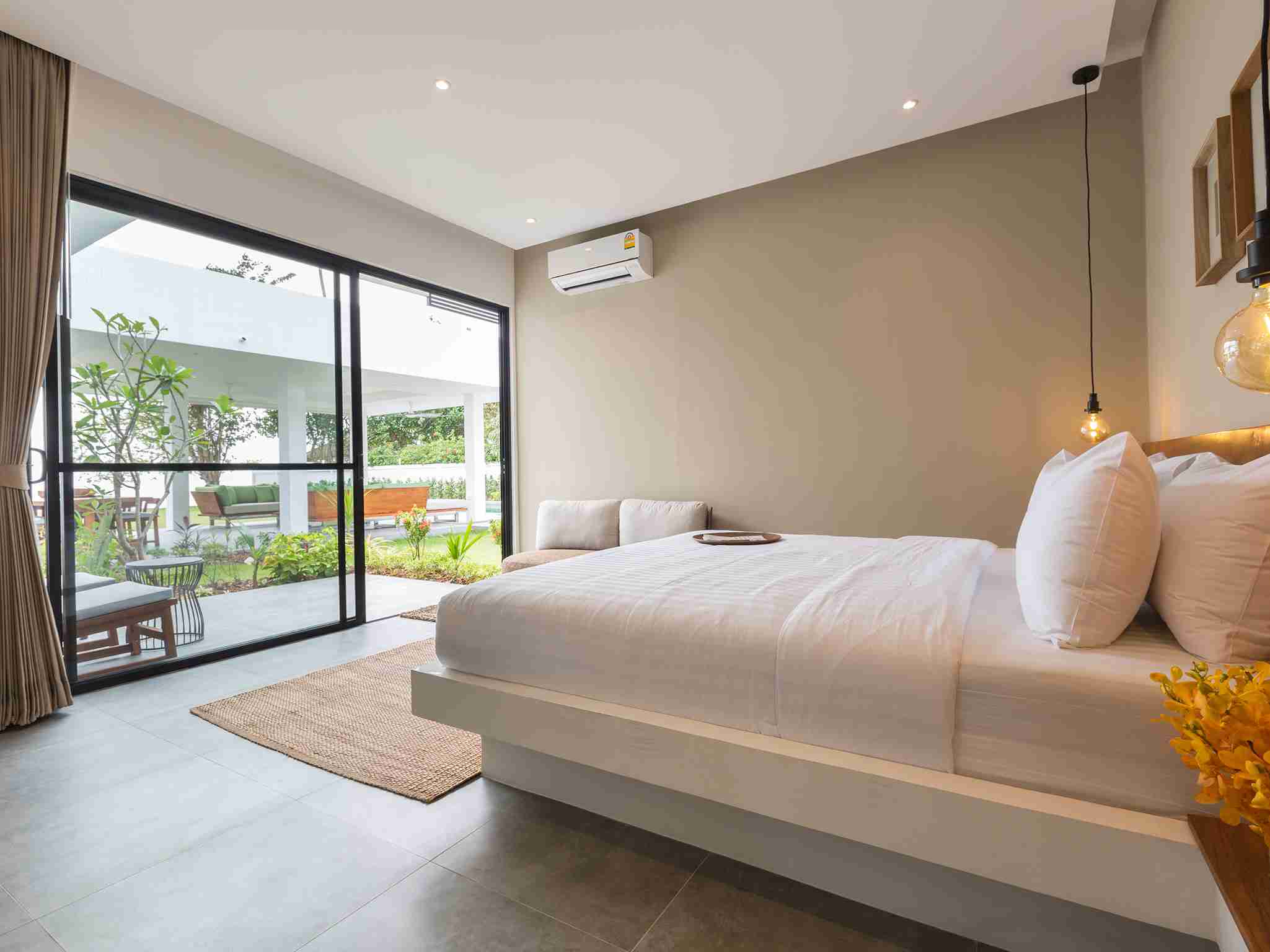 Villa Thansamaay - Cosy bedroom by the outdoor sala