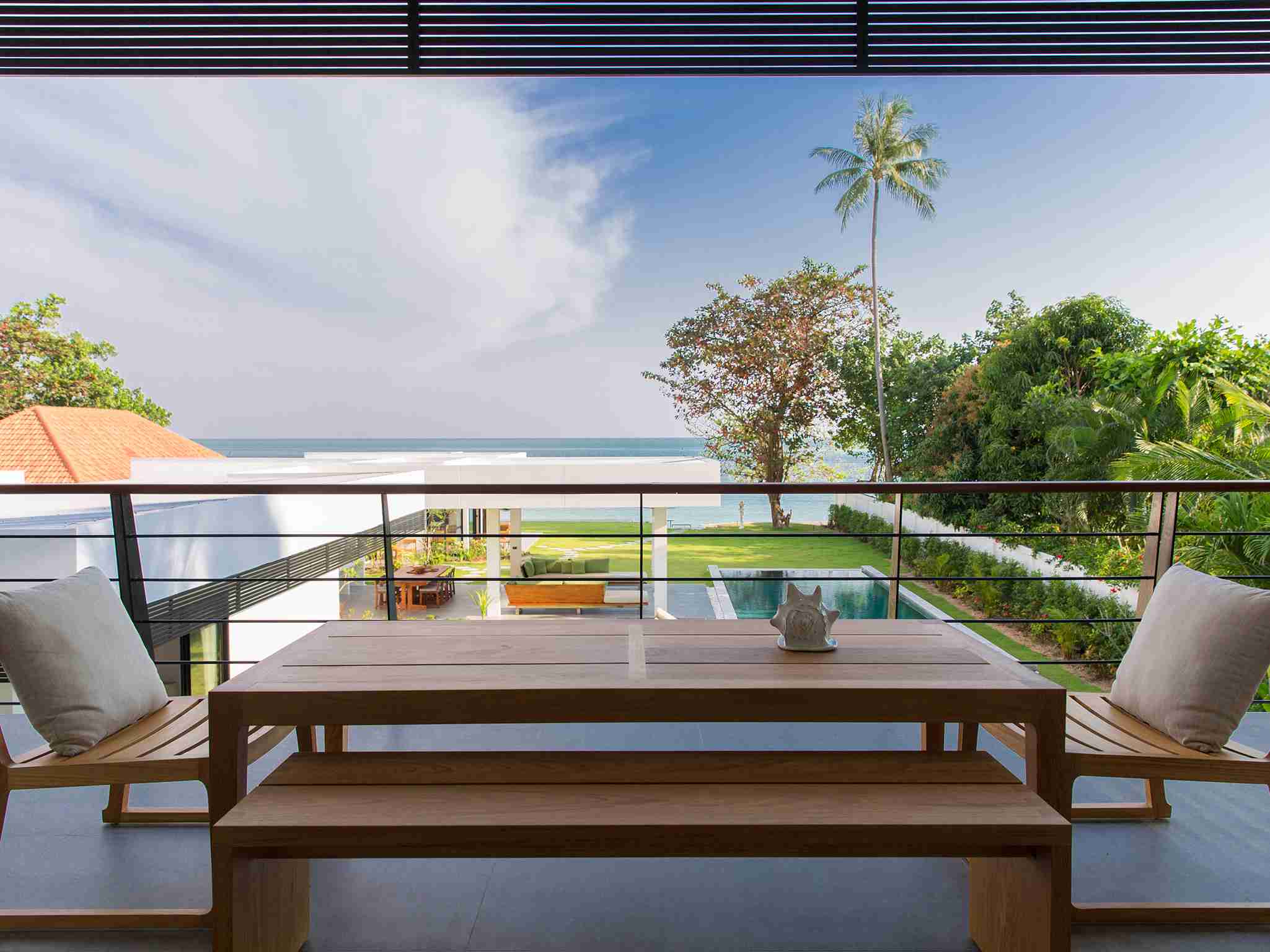 Villa Thansamaay - Cosy balcony dining