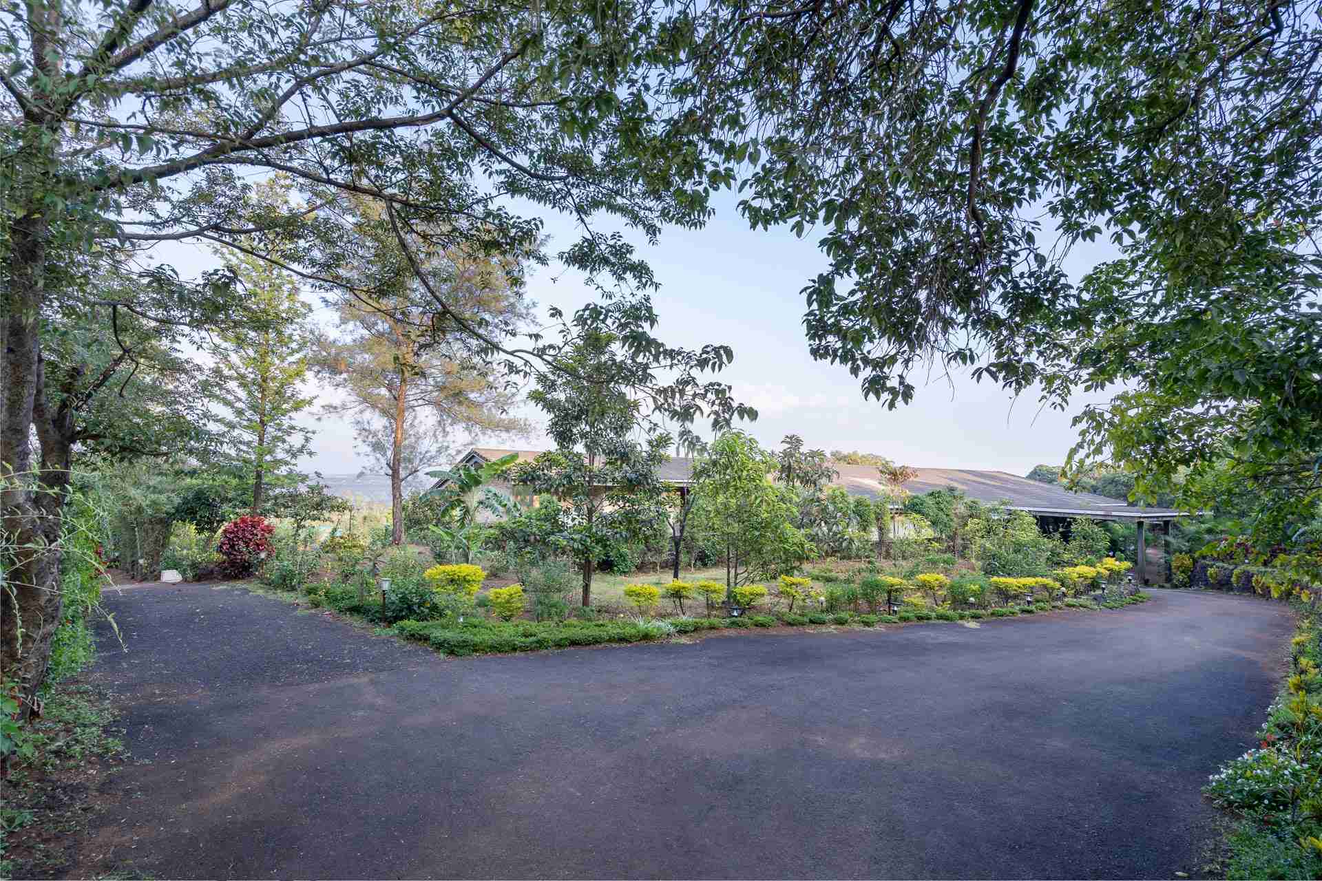 Vinayalam - Driveway