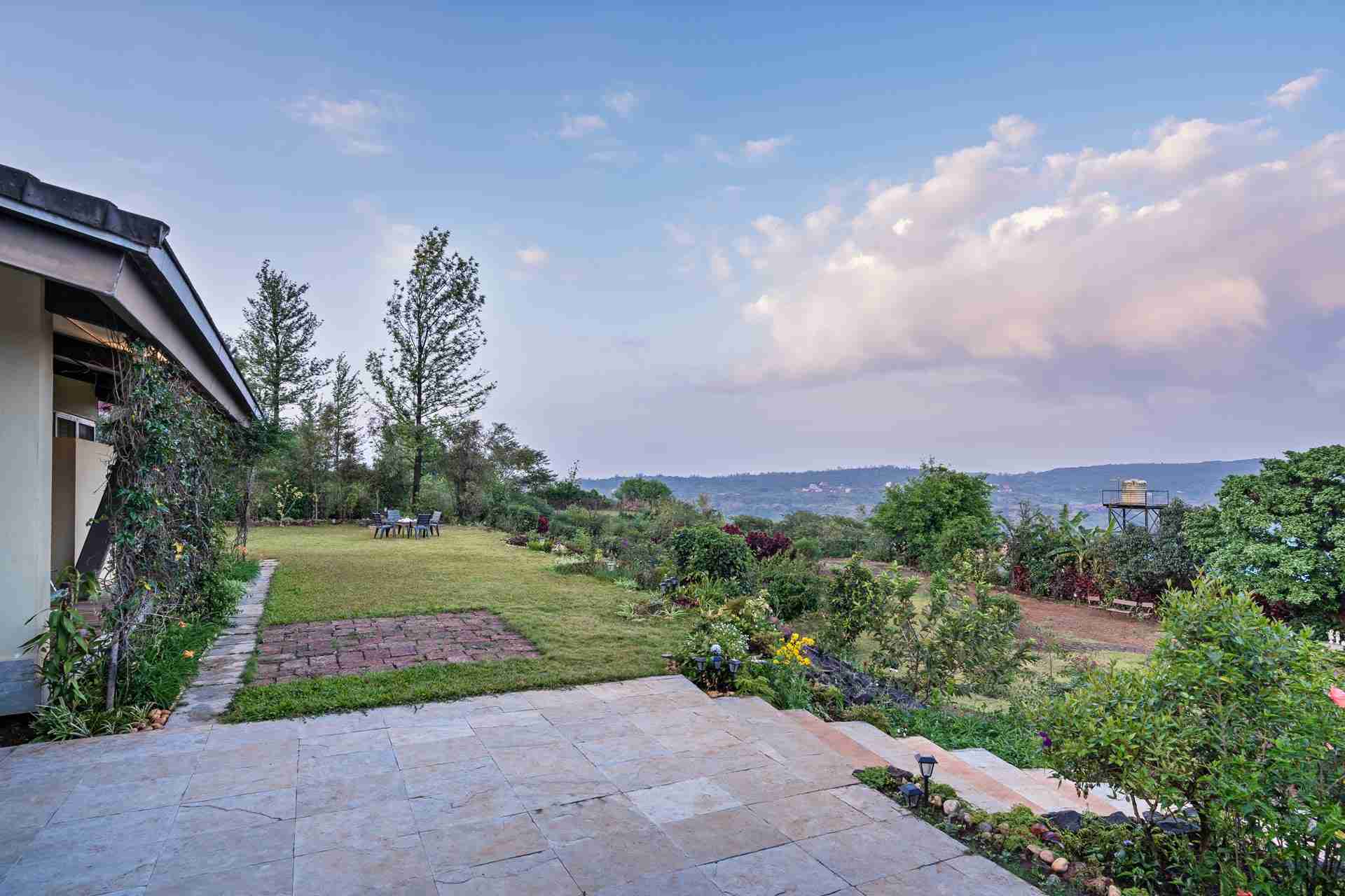 Vinayalam - Villa Garden