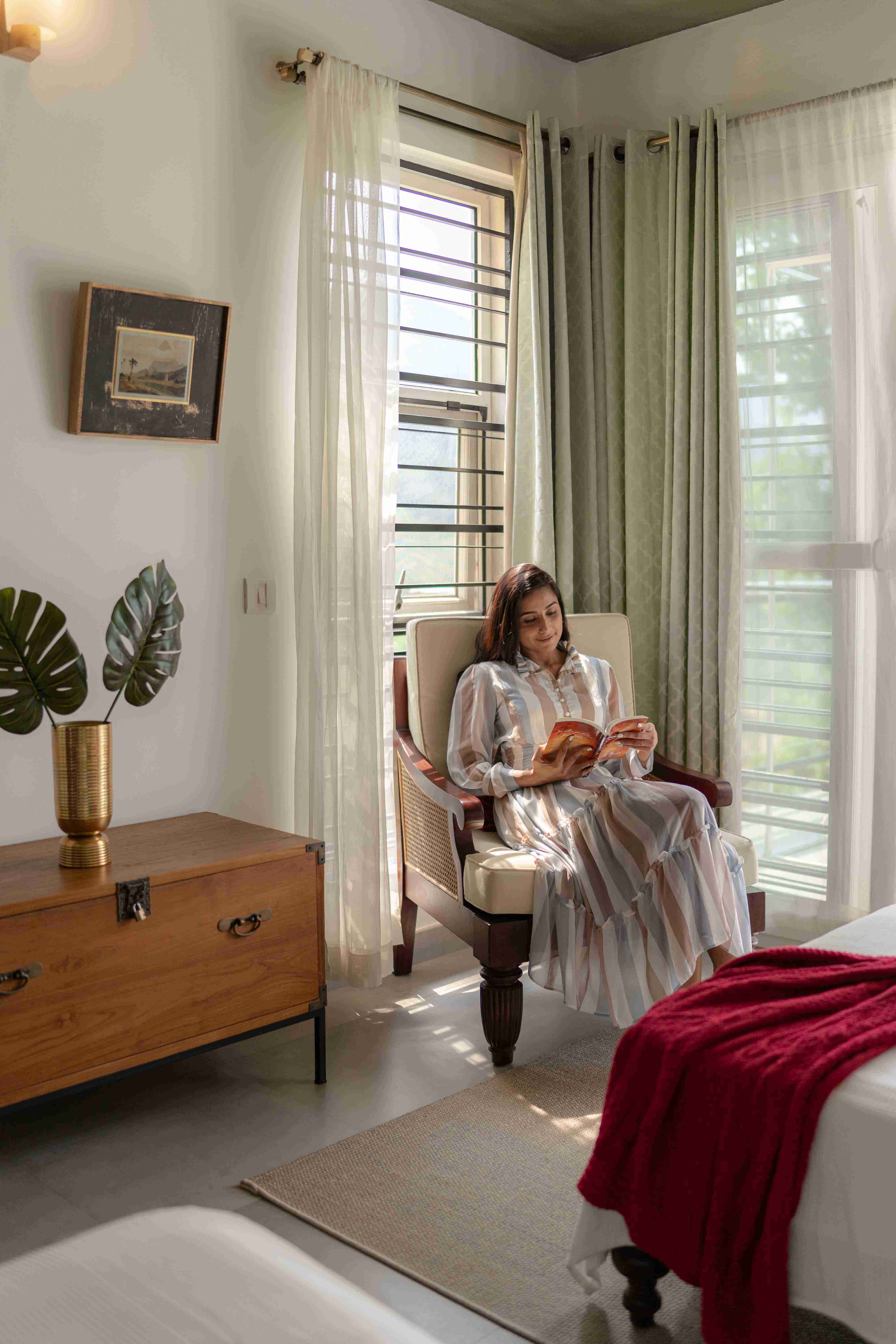Whispering Waters Villa - Bedroom Lounge Area 1