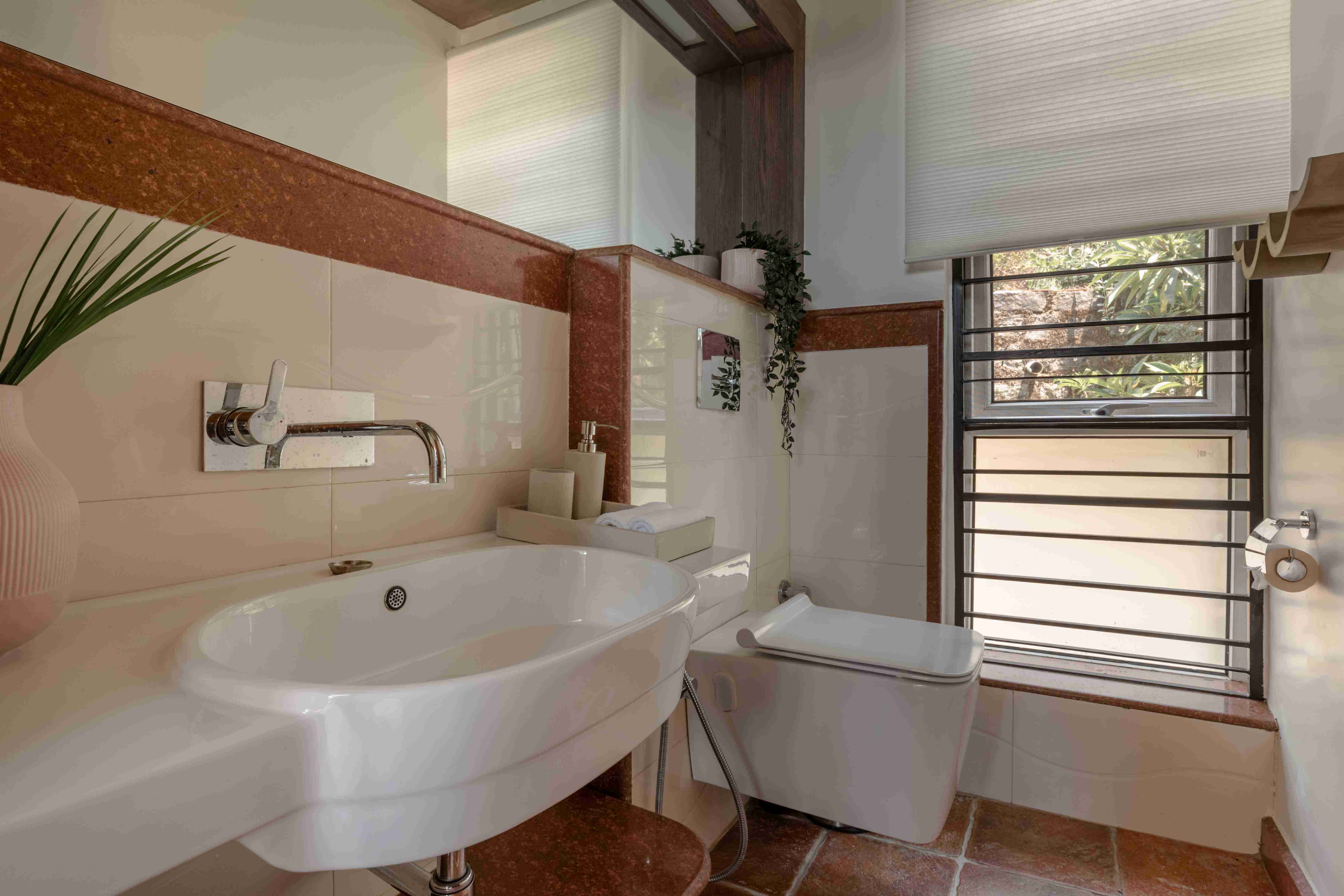Whispering Waters Villa - Powder Bathroom