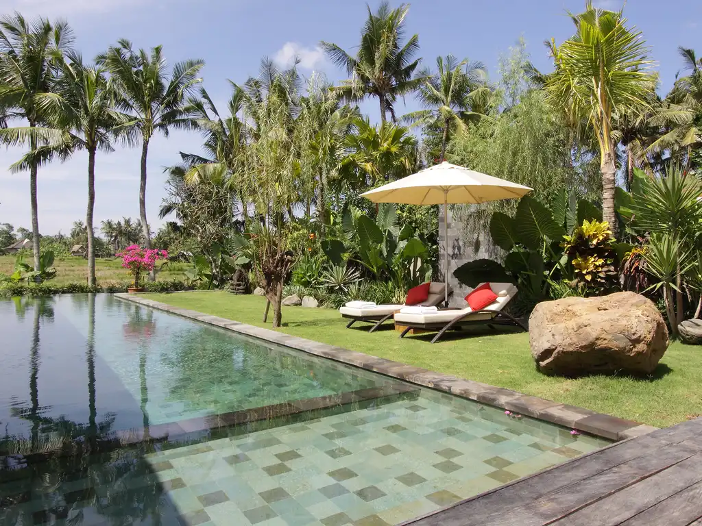 2. Villa Sarasvati - Pool and gardens