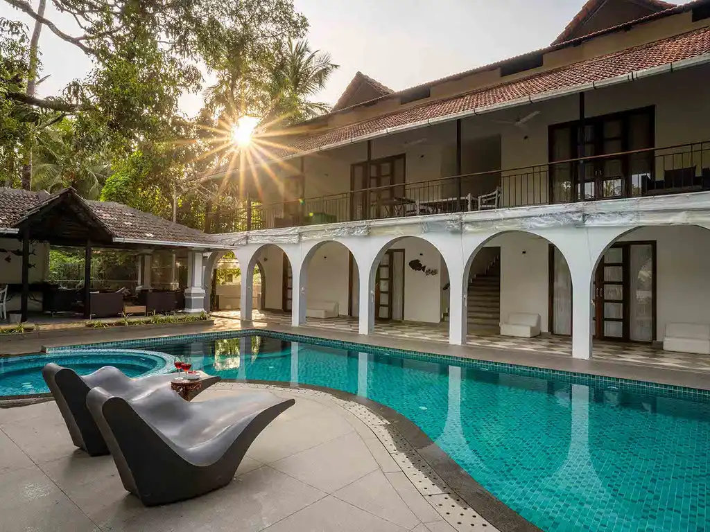 Bastora House - Pool Area
